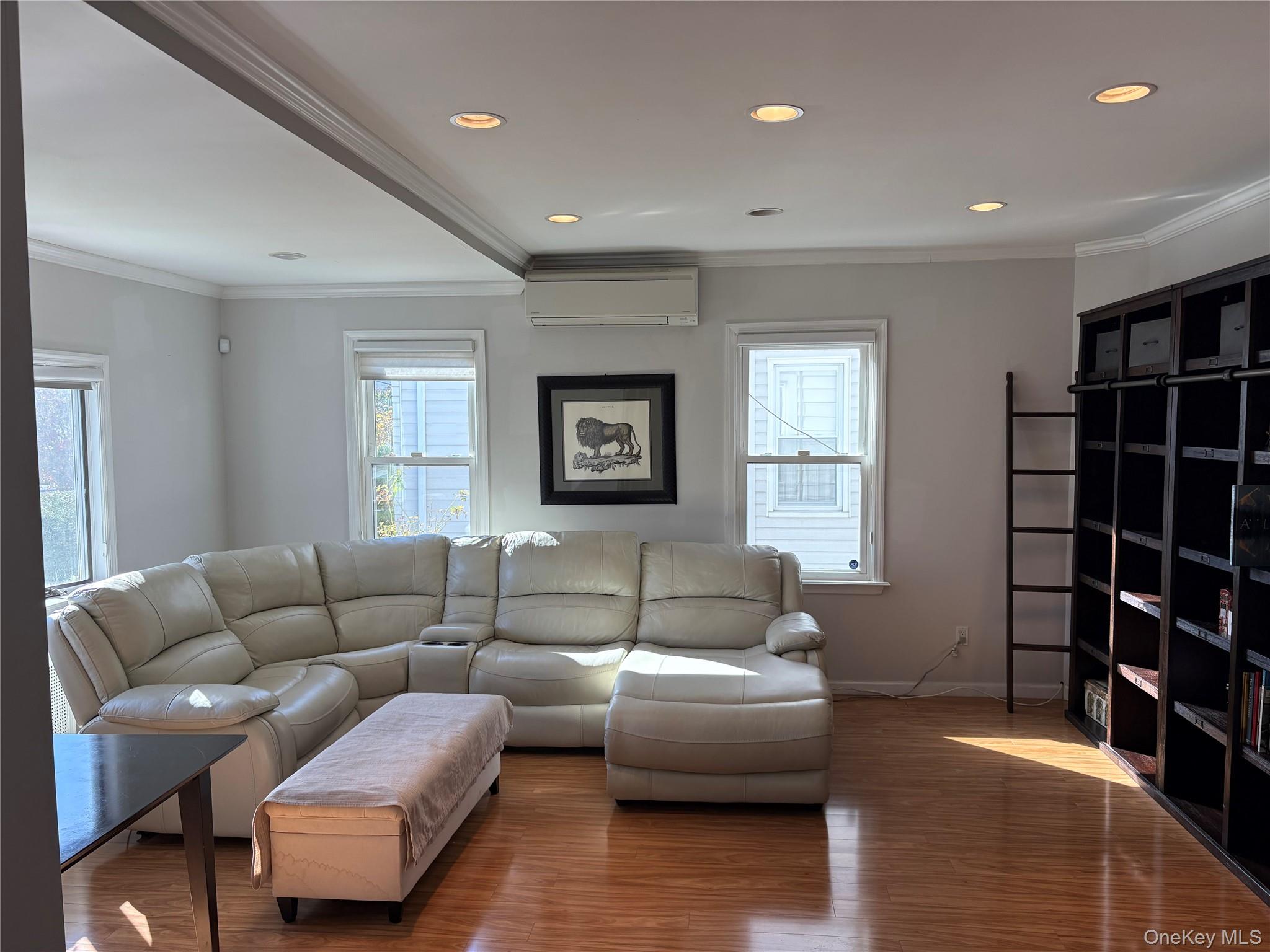 #2 photo, 176 Garfield Avenue, Mineola , NY 11501