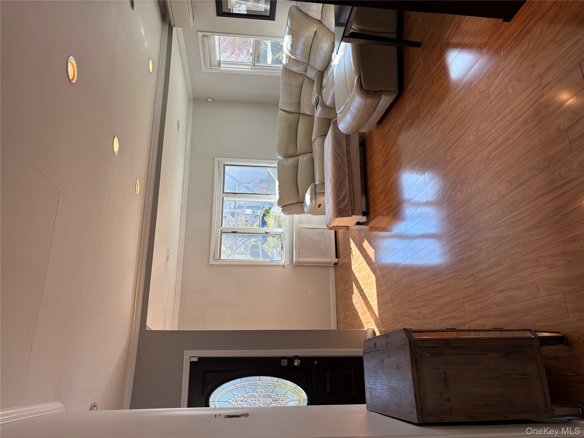 #3 photo, 176 Garfield Avenue, Mineola , NY 11501