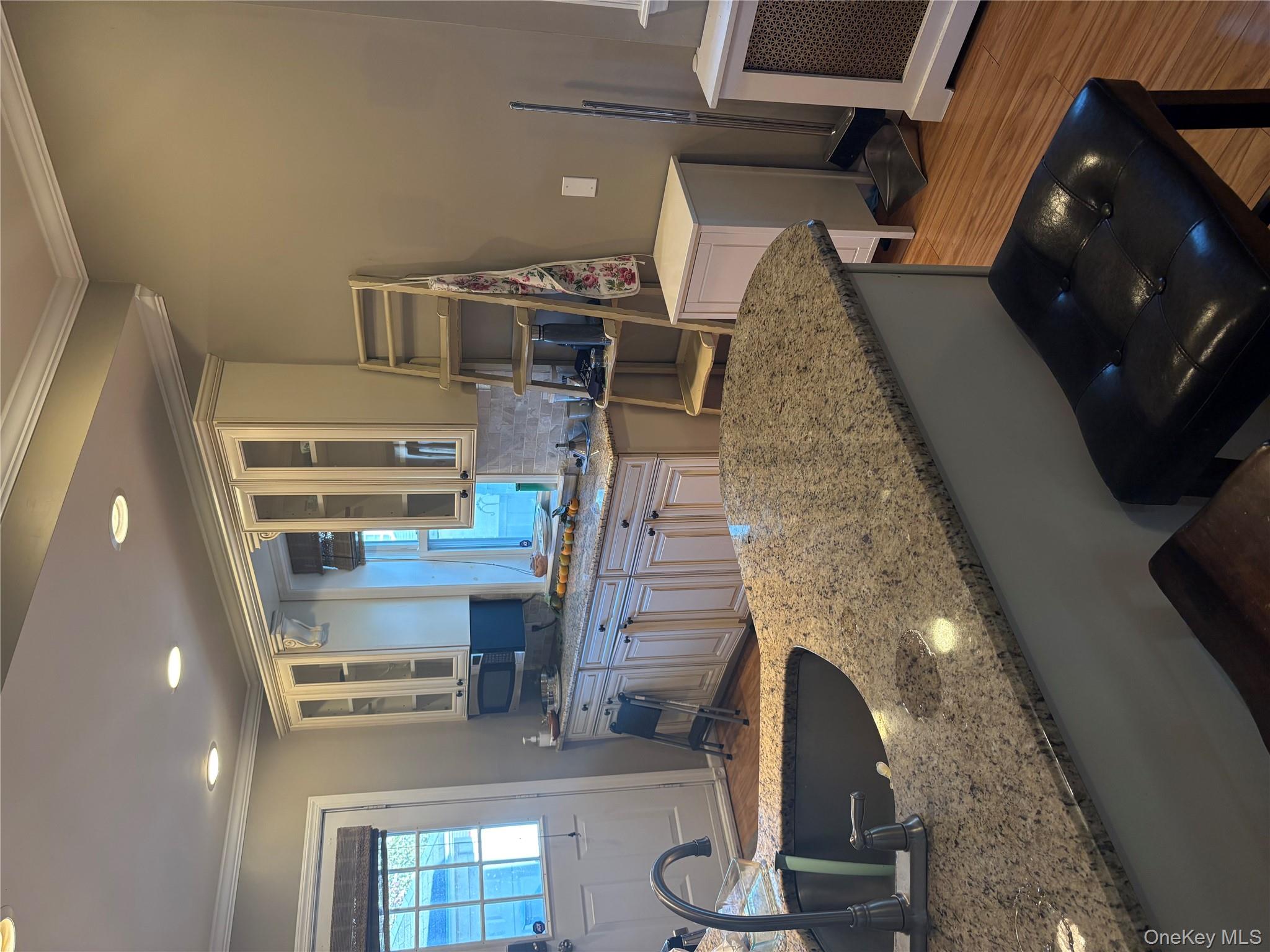 #5 photo, 176 Garfield Avenue, Mineola , NY 11501