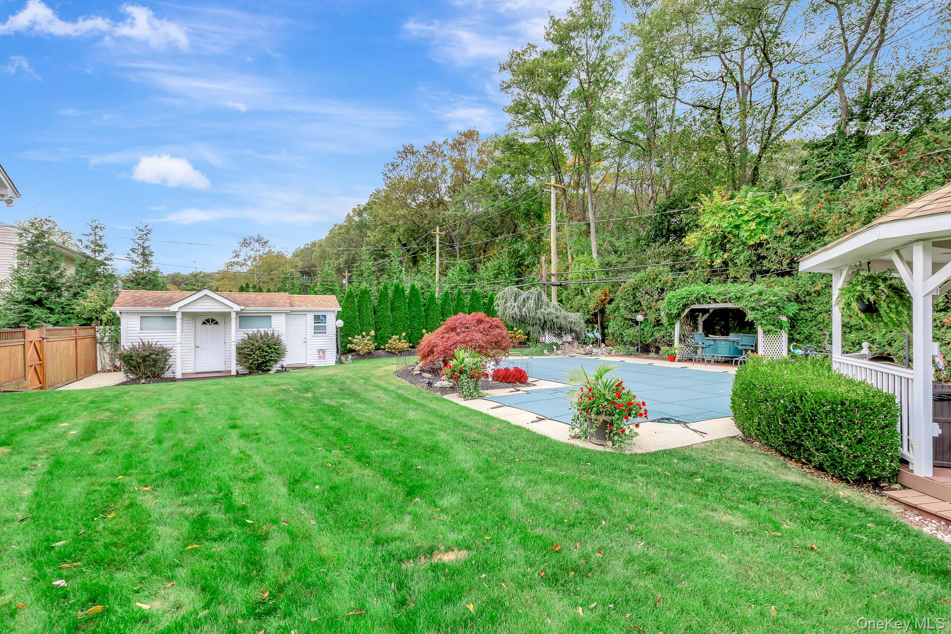 #4 photo, 74 Lauren Avenue, Dix Hills , NY 11746