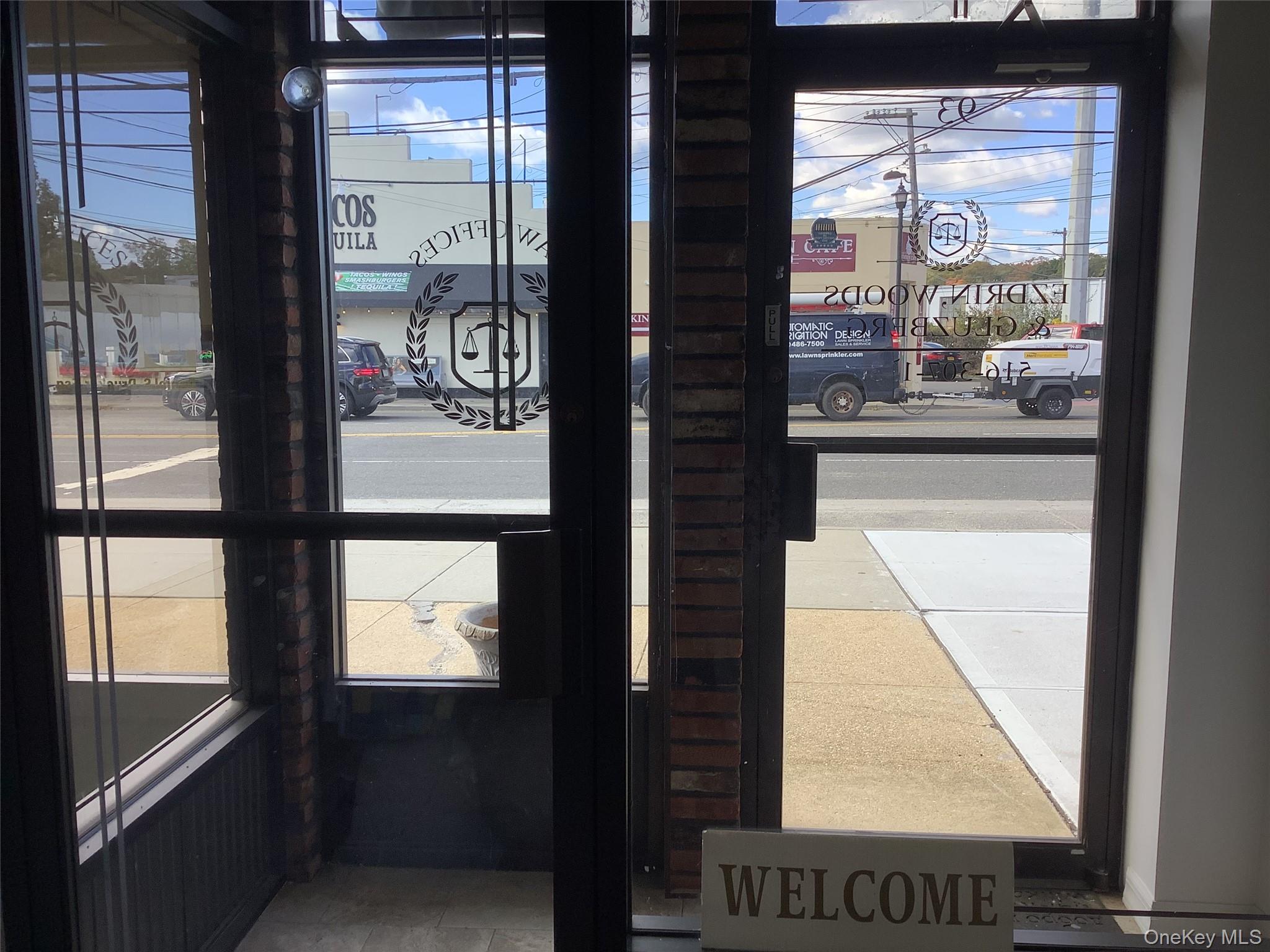 #7 photo, 93-95 Jackson Avenue, Syosset , NY 11791