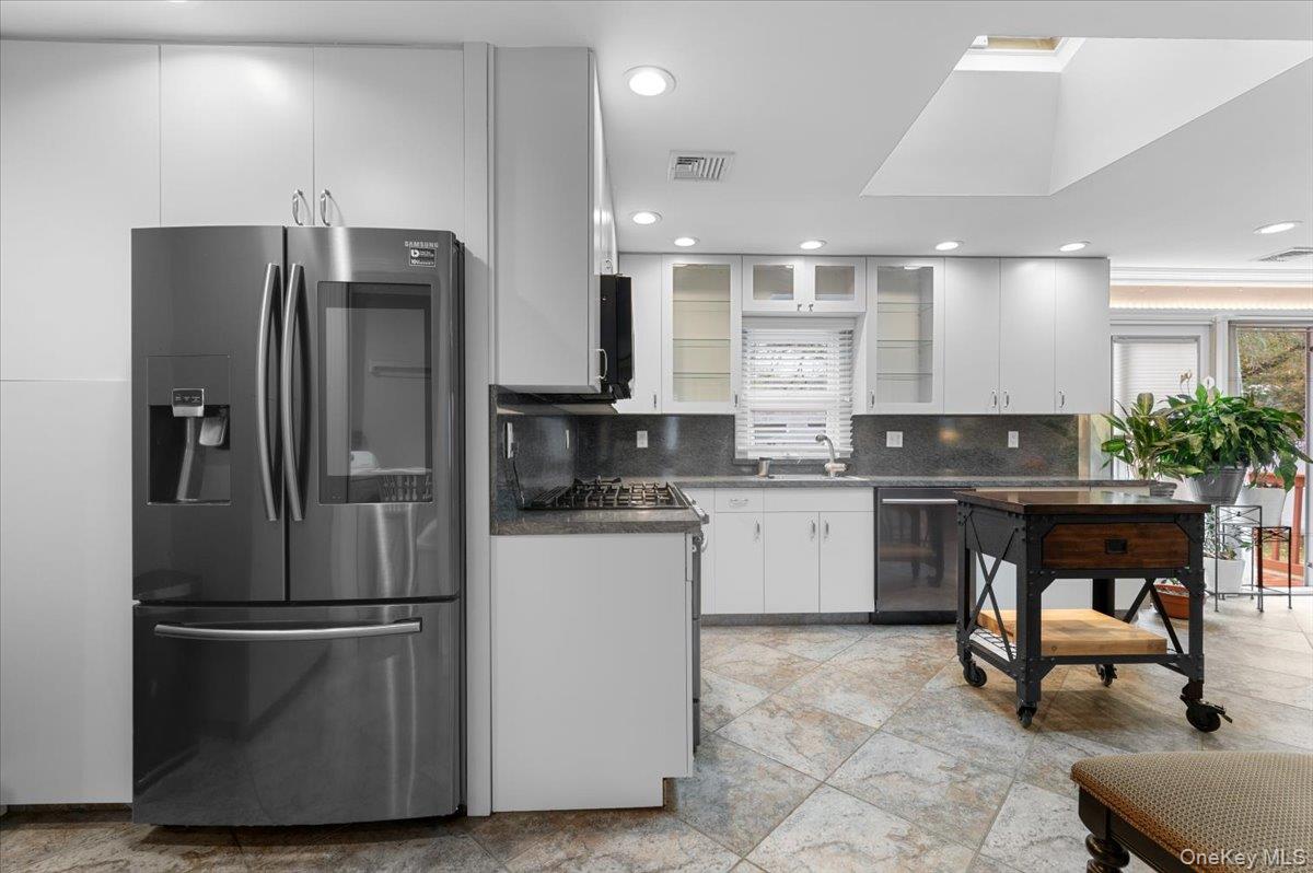 #13 photo, 1321 Manor Lane, Bay Shore , NY 11706