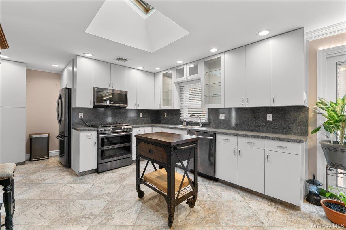 #9 photo, 1321 Manor Lane, Bay Shore , NY 11706