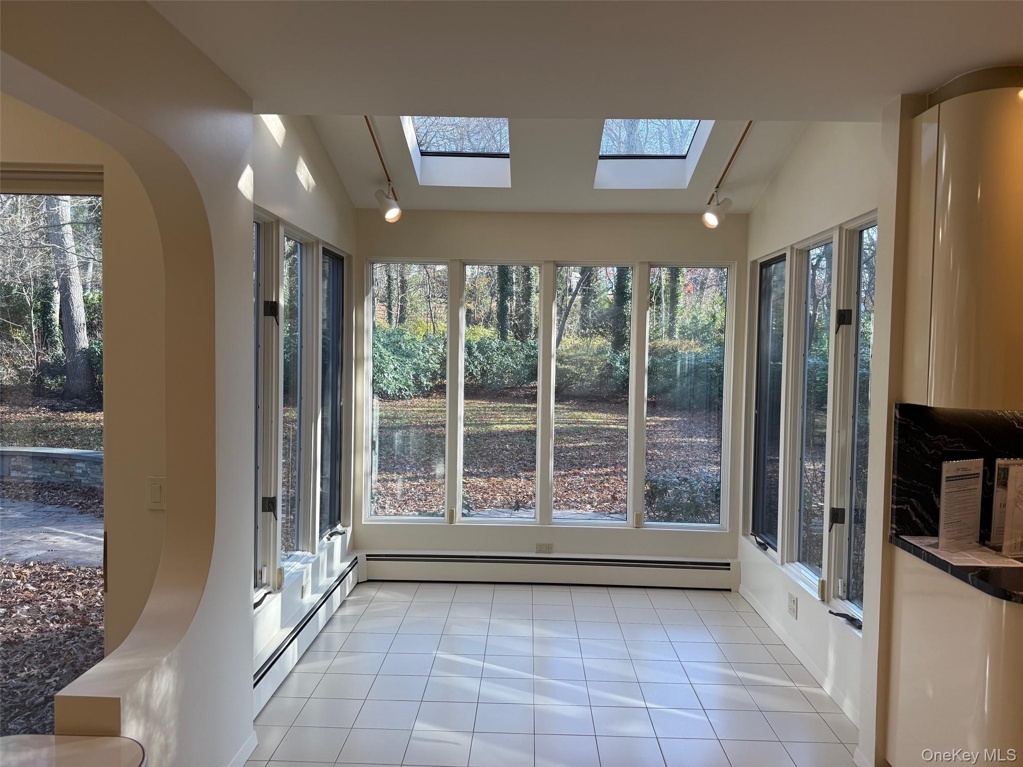 #9 photo, 87 McCulloch Drive, سوفولك Dix Hills , NY 11746