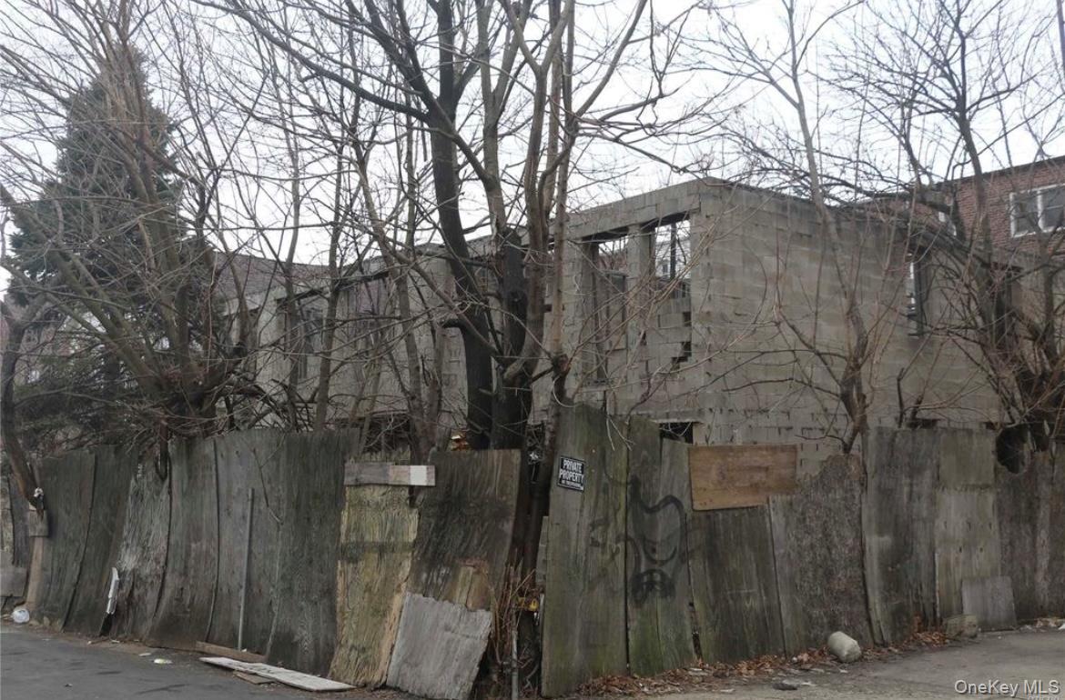 #4 photo, 17 Church Lane, Brooklyn , NY 11236