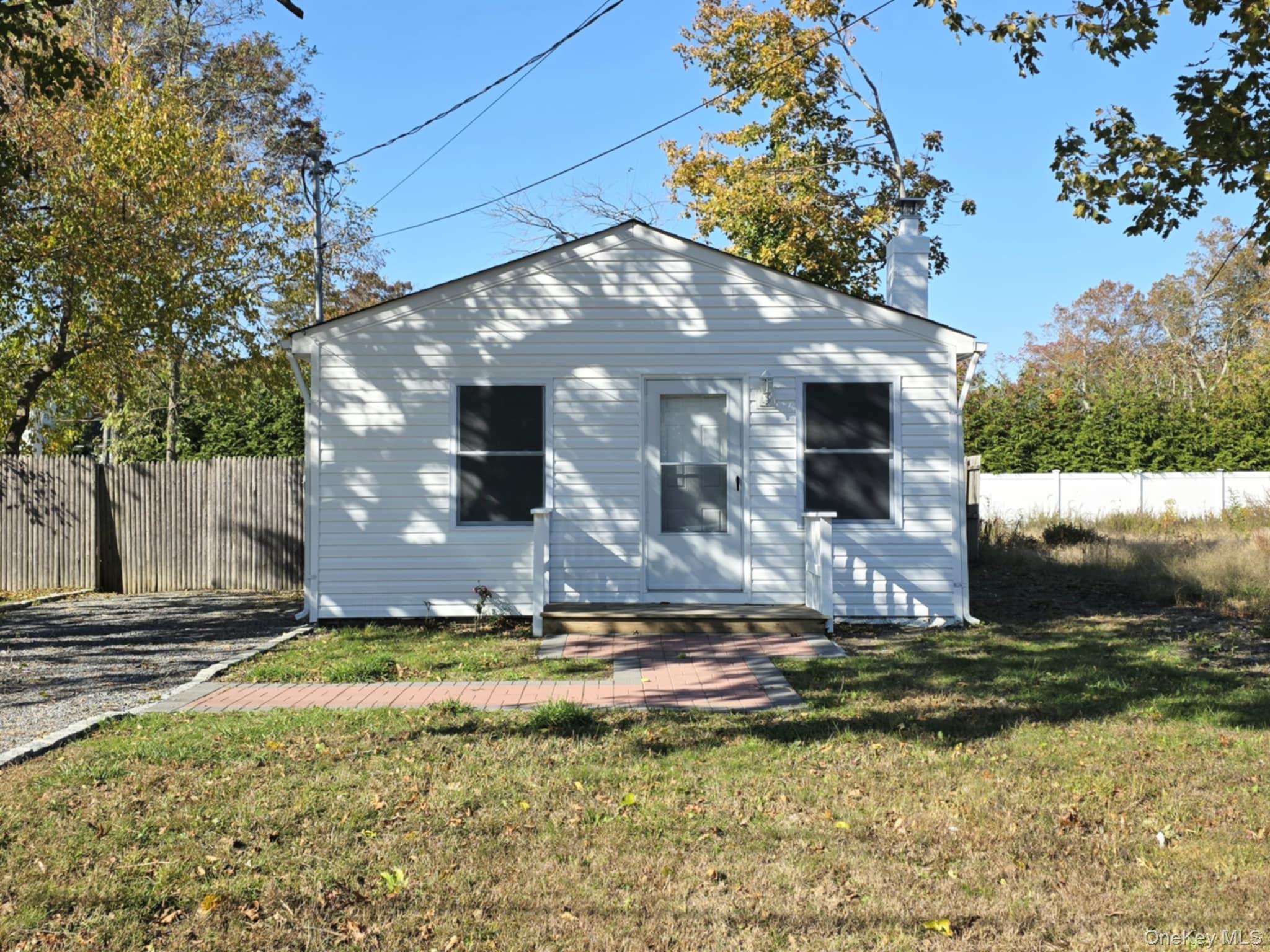 #2 photo, 42 Oak Drive, Riverhead , NY 11901