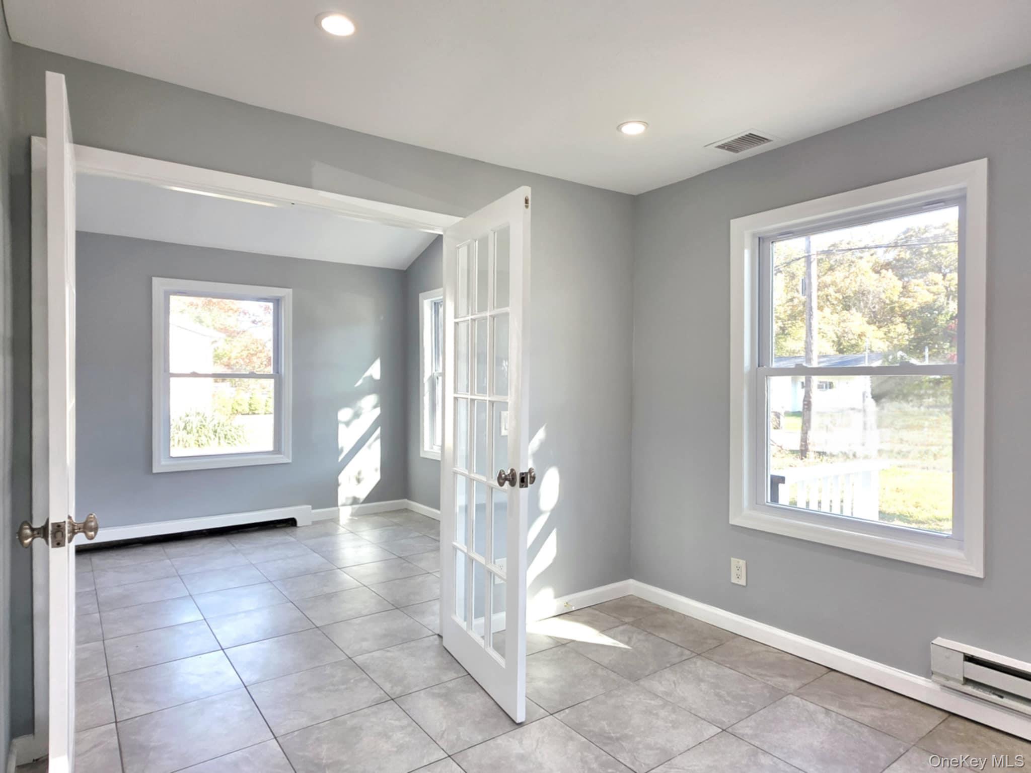 #7 photo, 42 Oak Drive, Riverhead , NY 11901