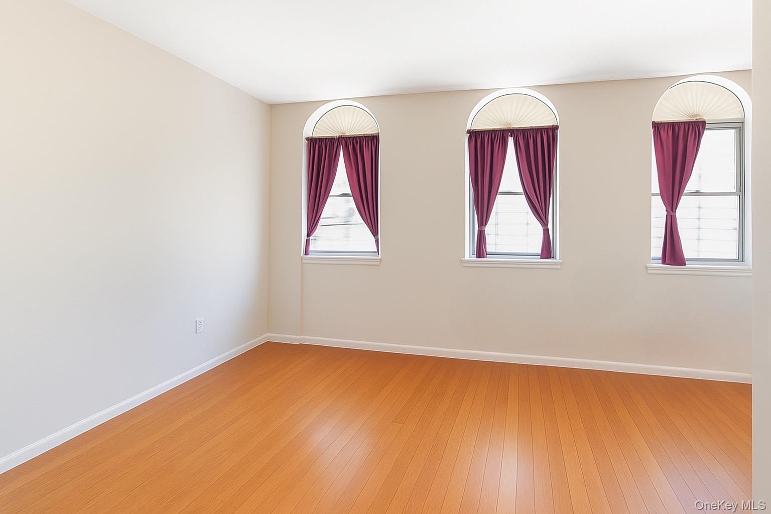 #4 photo, 1017 Faile Street, Bronx , NY 10459