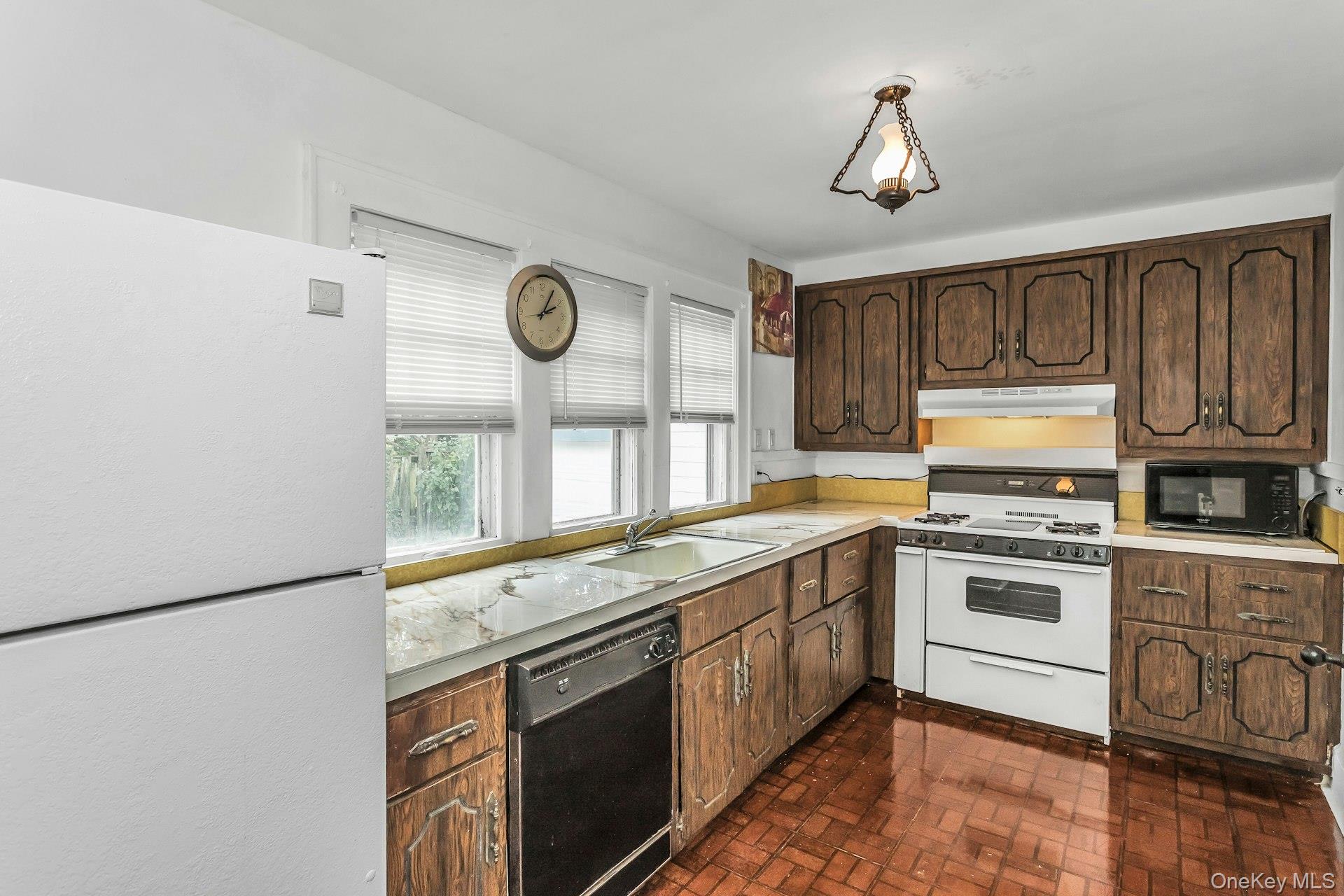 #10 photo, 251 N Long Beach Avenue, Freeport , NY 11520