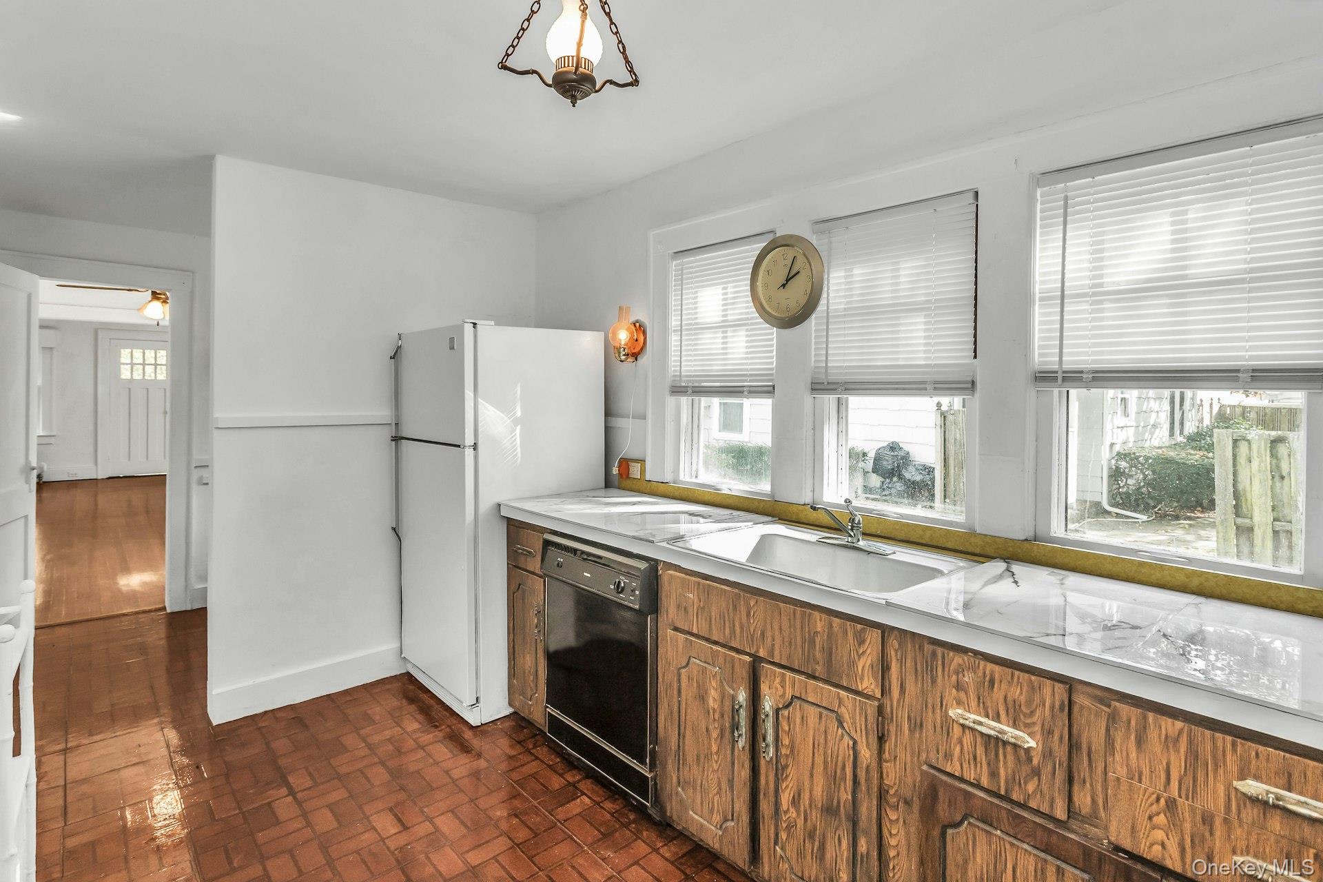 #11 photo, 251 N Long Beach Avenue, Freeport , NY 11520