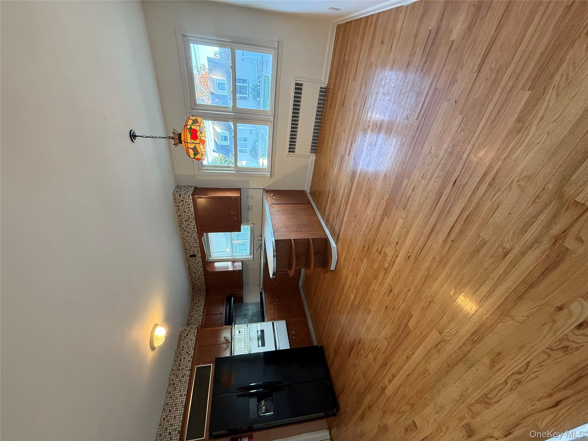 #3 photo, 301A Copiague Place, Copiague , NY 11726