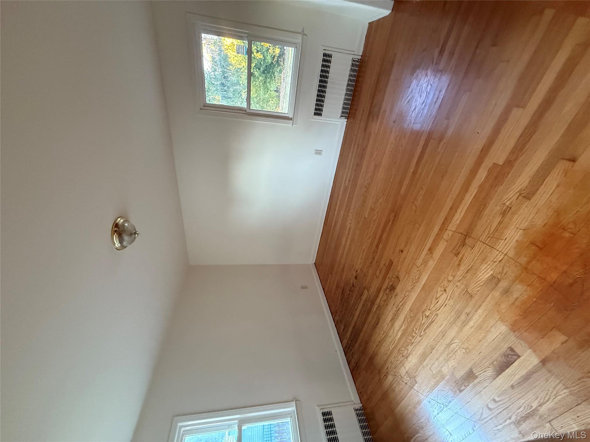 #7 photo, 301A Copiague Place, Copiague , NY 11726