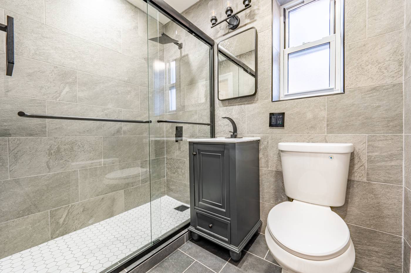 #10 photo, 3188 Rawlins Avenue, Country Club , NY 10465