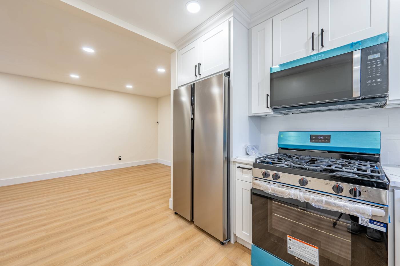 #2 photo, 3188 Rawlins Avenue, Country Club , NY 10465