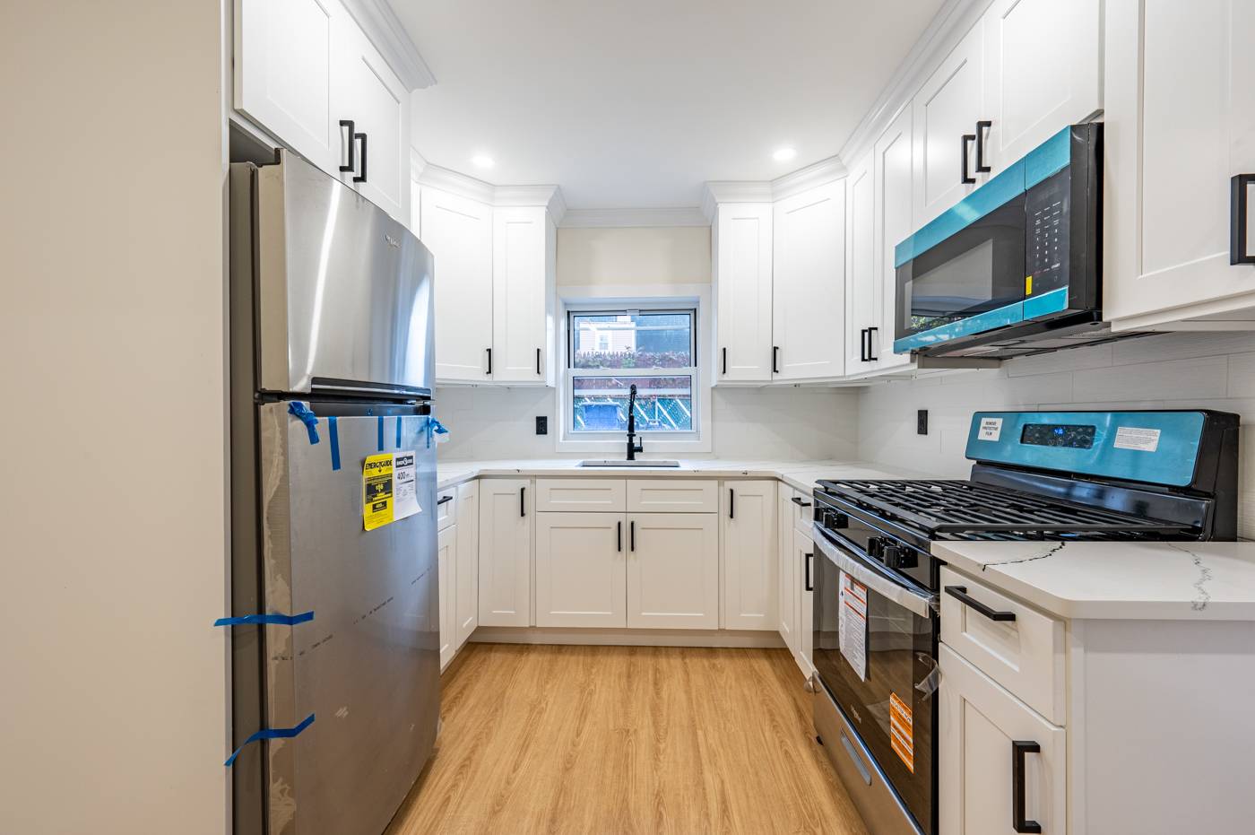 #6 photo, 3188 Rawlins Avenue, Country Club , NY 10465