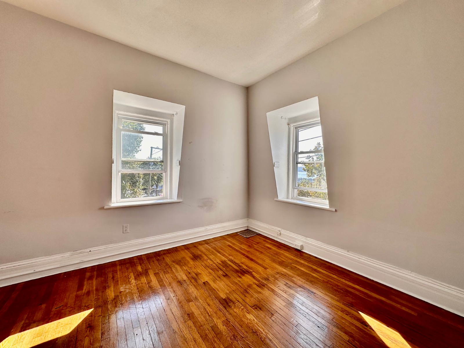 #7 photo, 20 Main st, Irvington , NY 10533