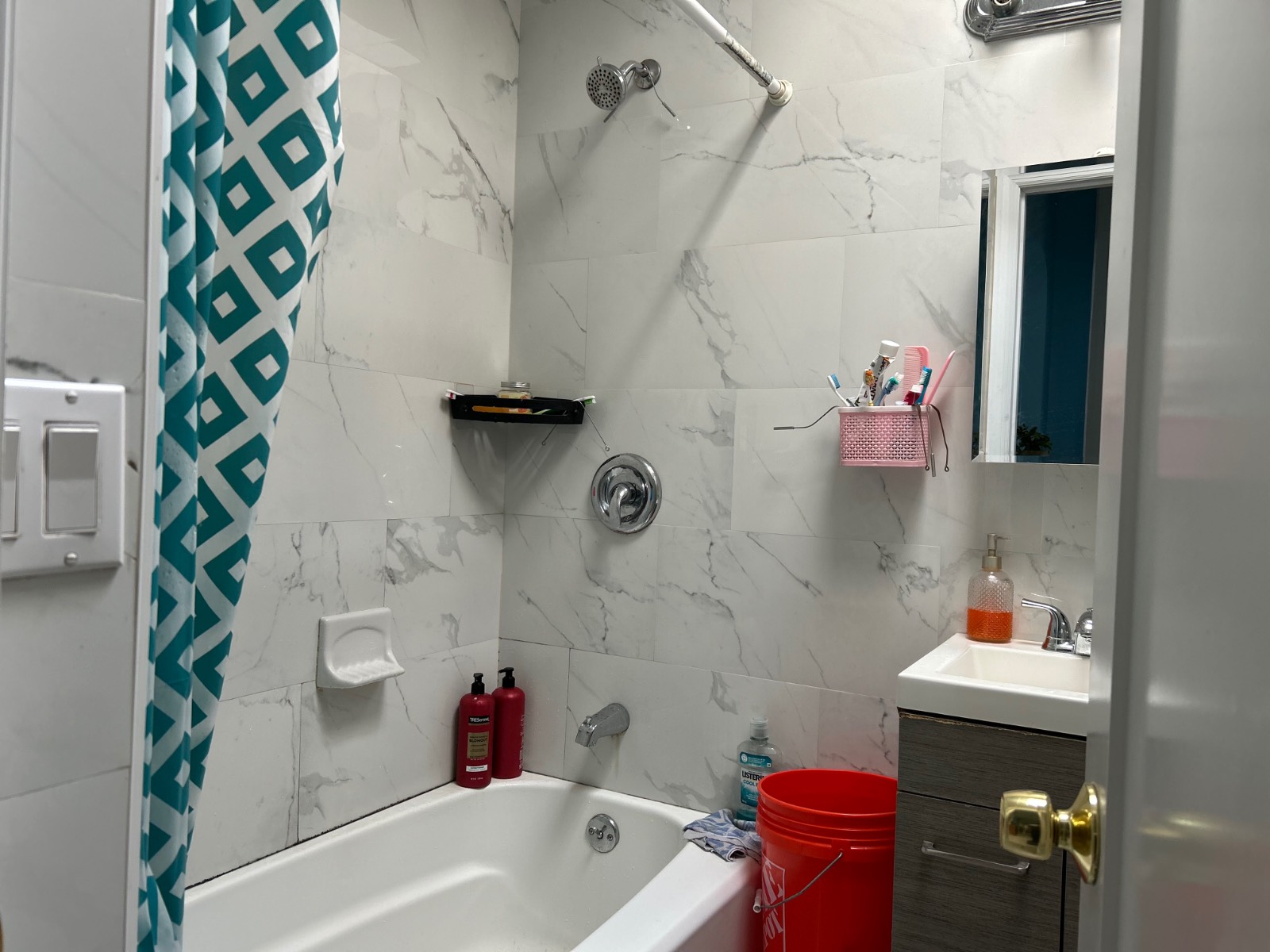 #6 photo, 41-70 71st Street, Woodside , NY 11377