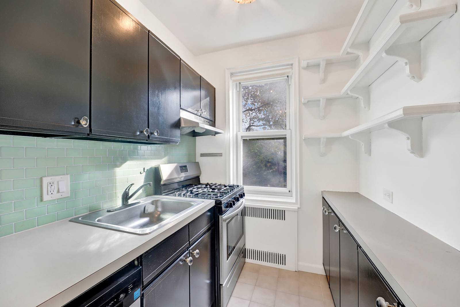 #12 photo, 25 Plaza St West, #2C, Park Slope , NY 11217