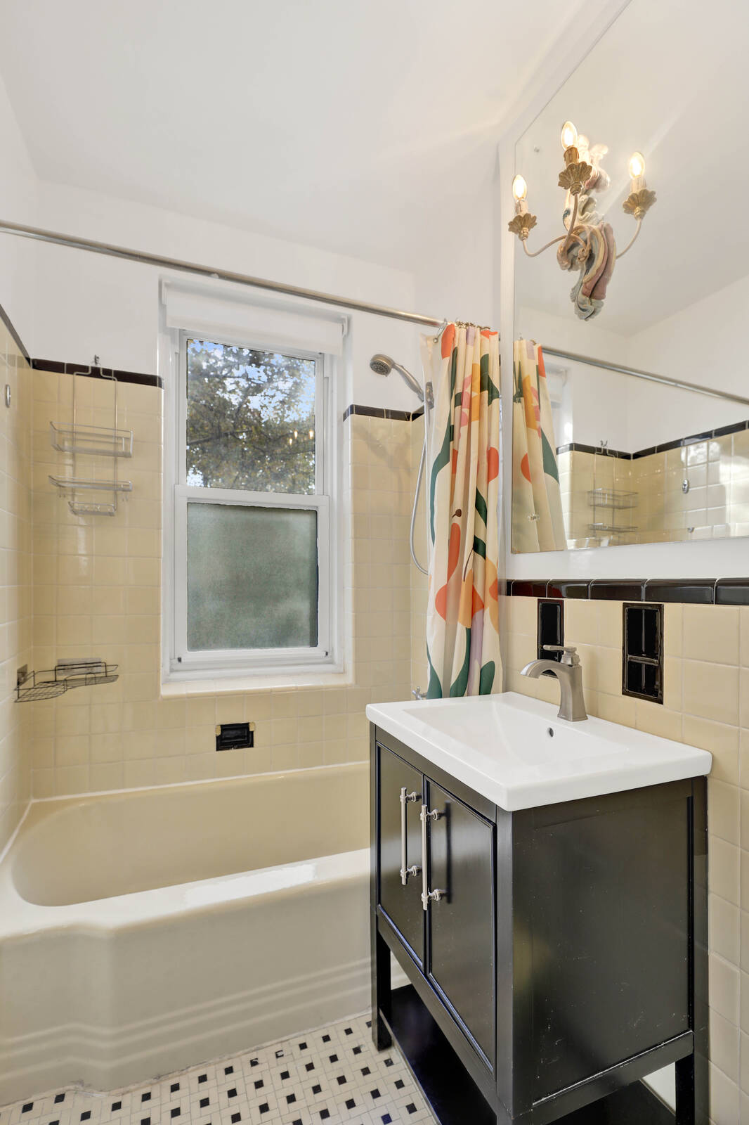 #17 photo, 25 Plaza St West, #2C, Park Slope , NY 11217