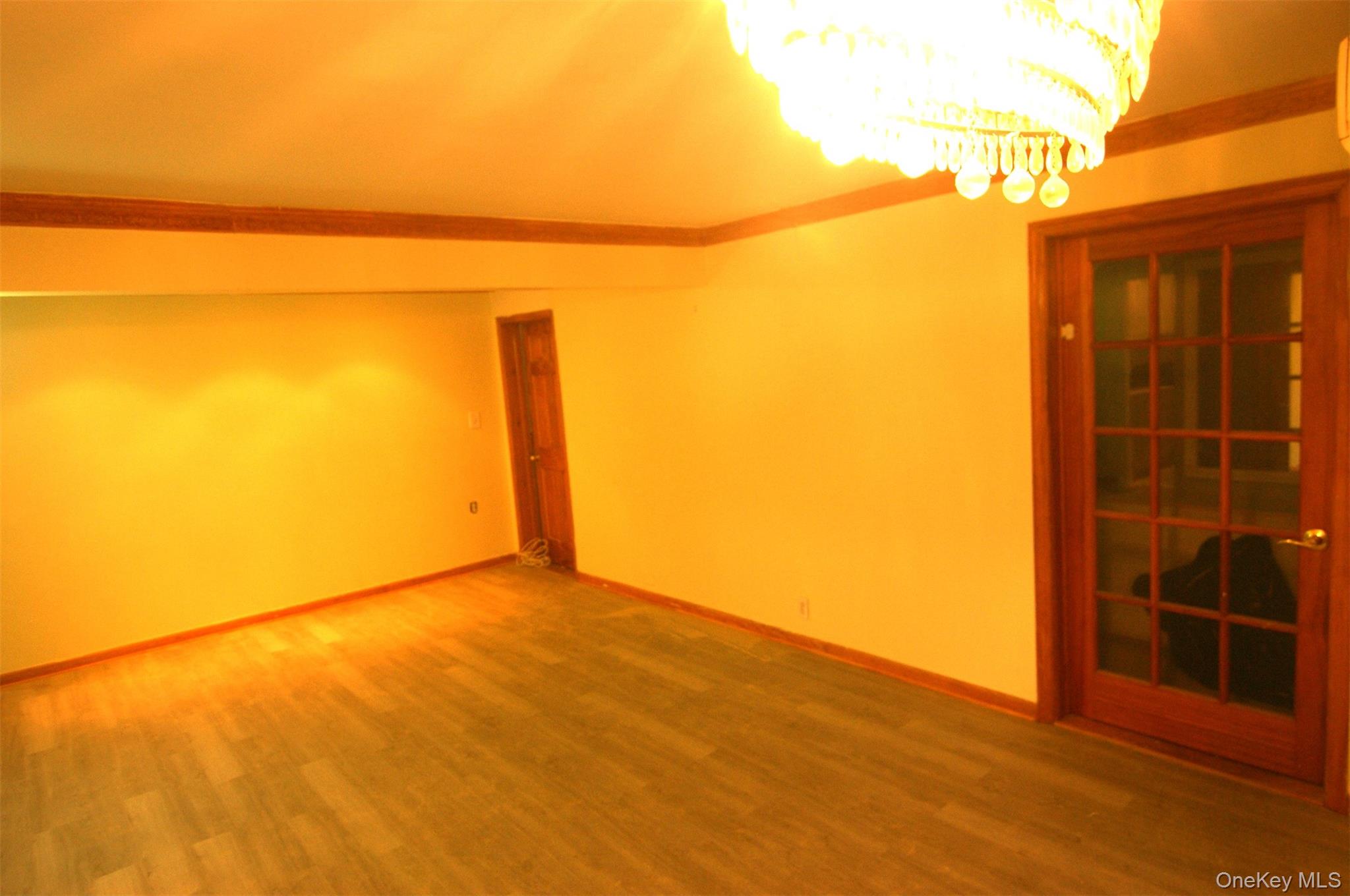 #5 photo, 5840 254th Street, Little Neck , NY 11362