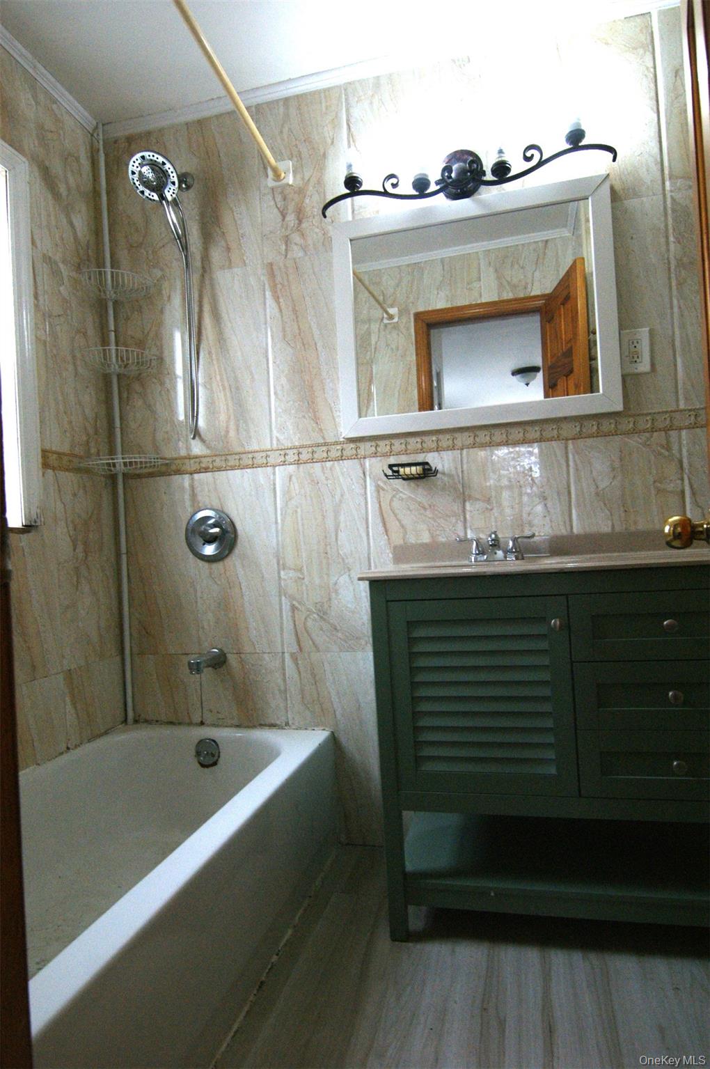 #8 photo, 5840 254th Street, Little Neck , NY 11362