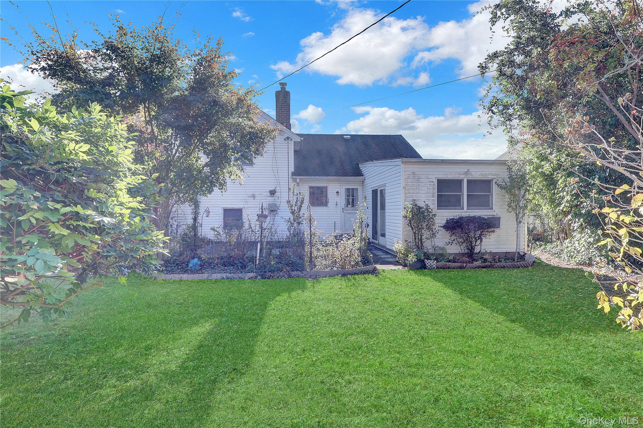 #7 photo, 31 Poplar Street, Massapequa , NY 11758