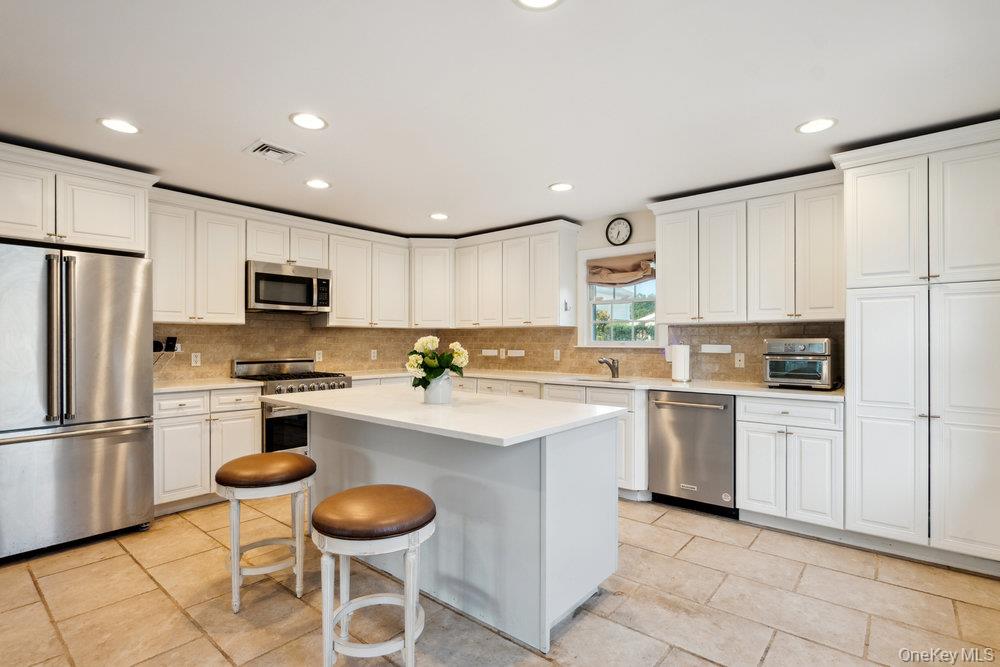 #10 photo, 47 Syosset Circle, Syosset , NY 11791