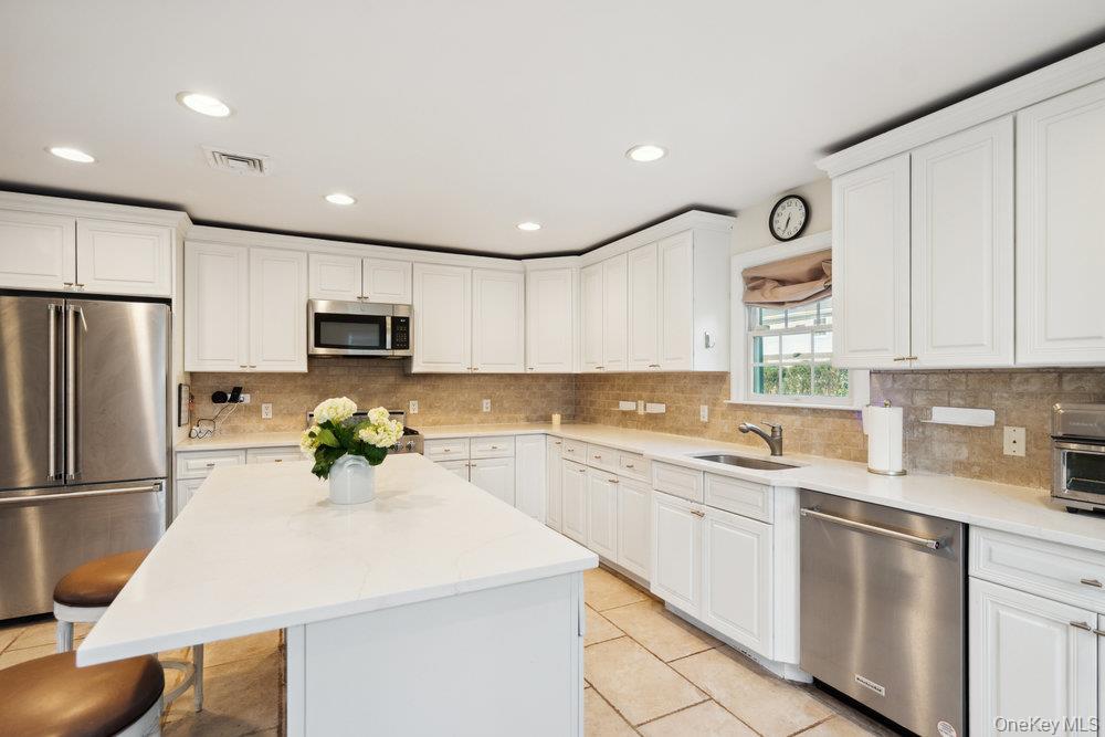 #14 photo, 47 Syosset Circle, Syosset , NY 11791