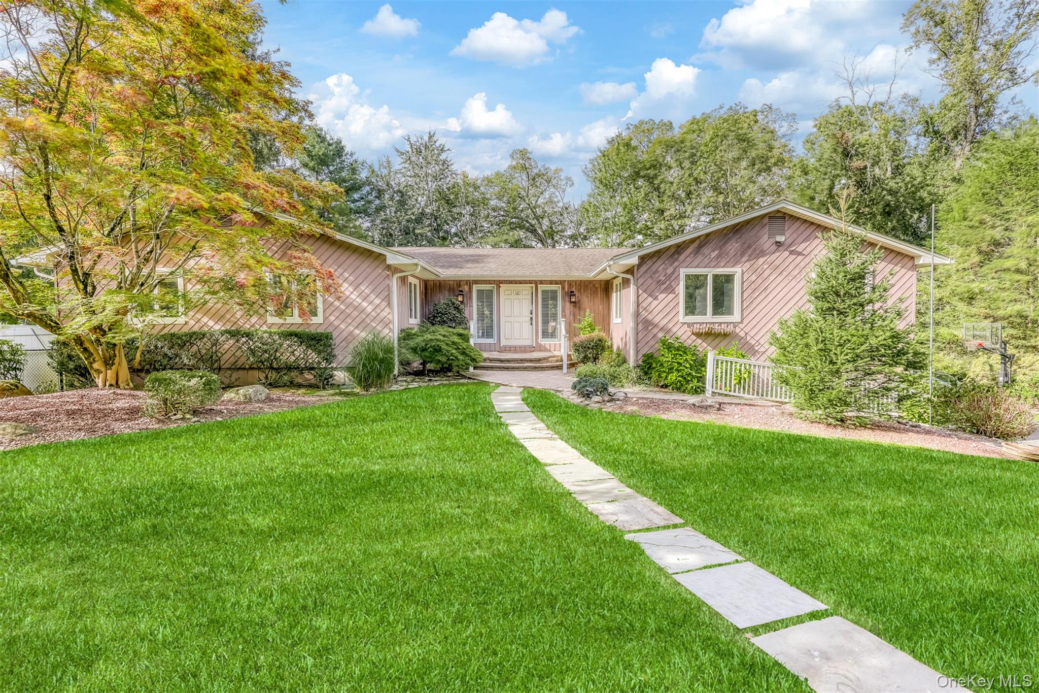 #1 photo, 12 Evergreen Court, Montebello , NY 10901