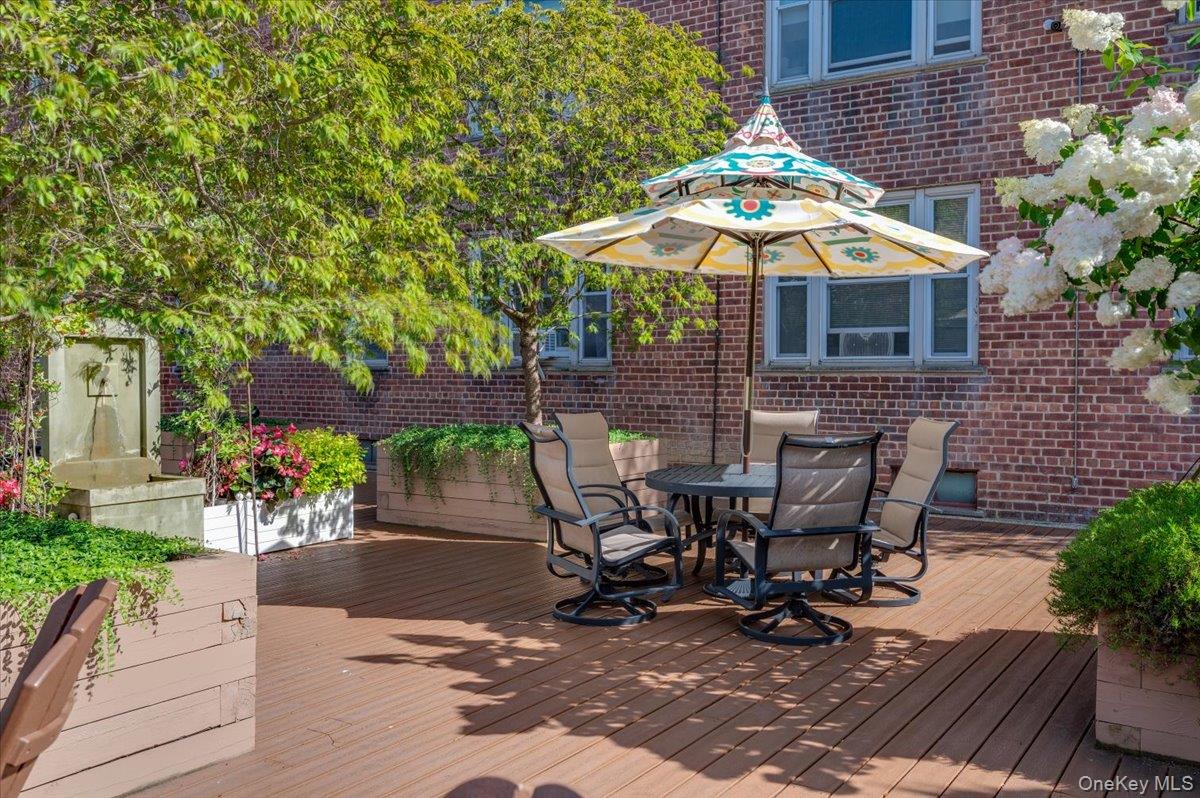 #14 photo, 2 Overlook Road, White Plains , NY 10605