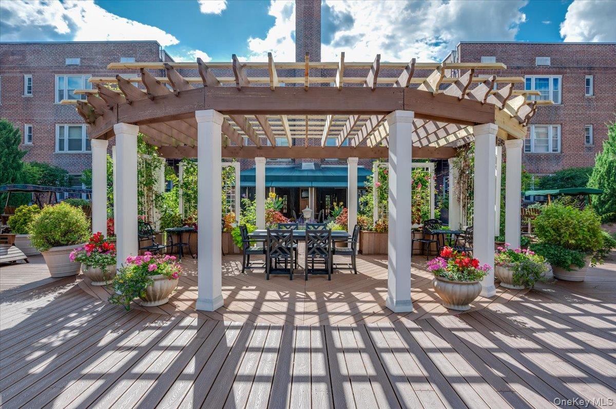 #15 photo, 2 Overlook Road, White Plains , NY 10605