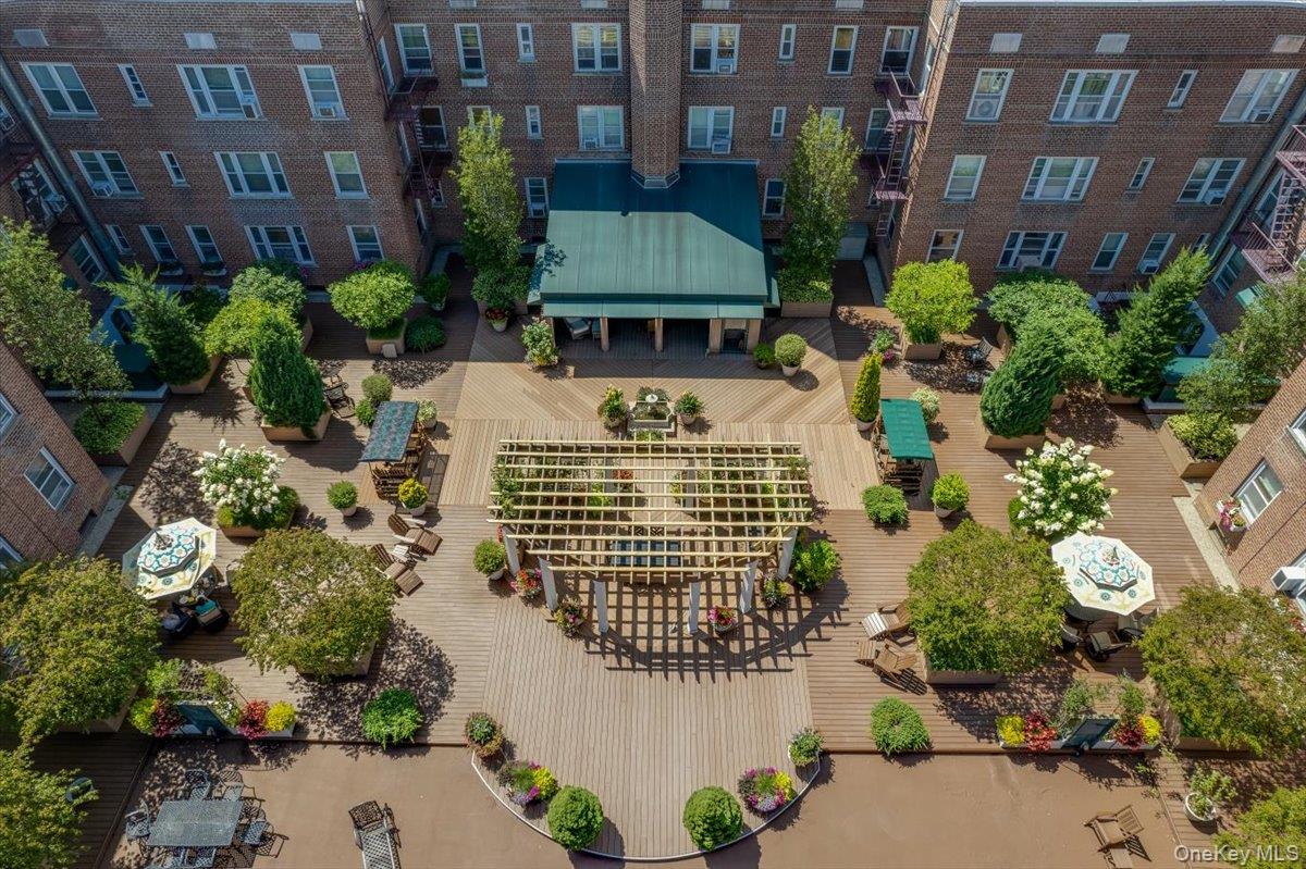 #16 photo, 2 Overlook Road, White Plains , NY 10605