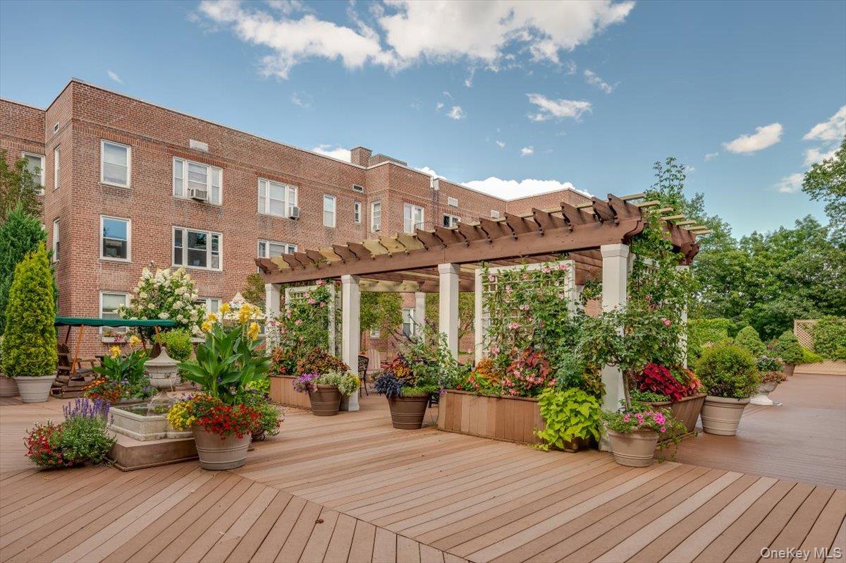 #19 photo, 2 Overlook Road, White Plains , NY 10605