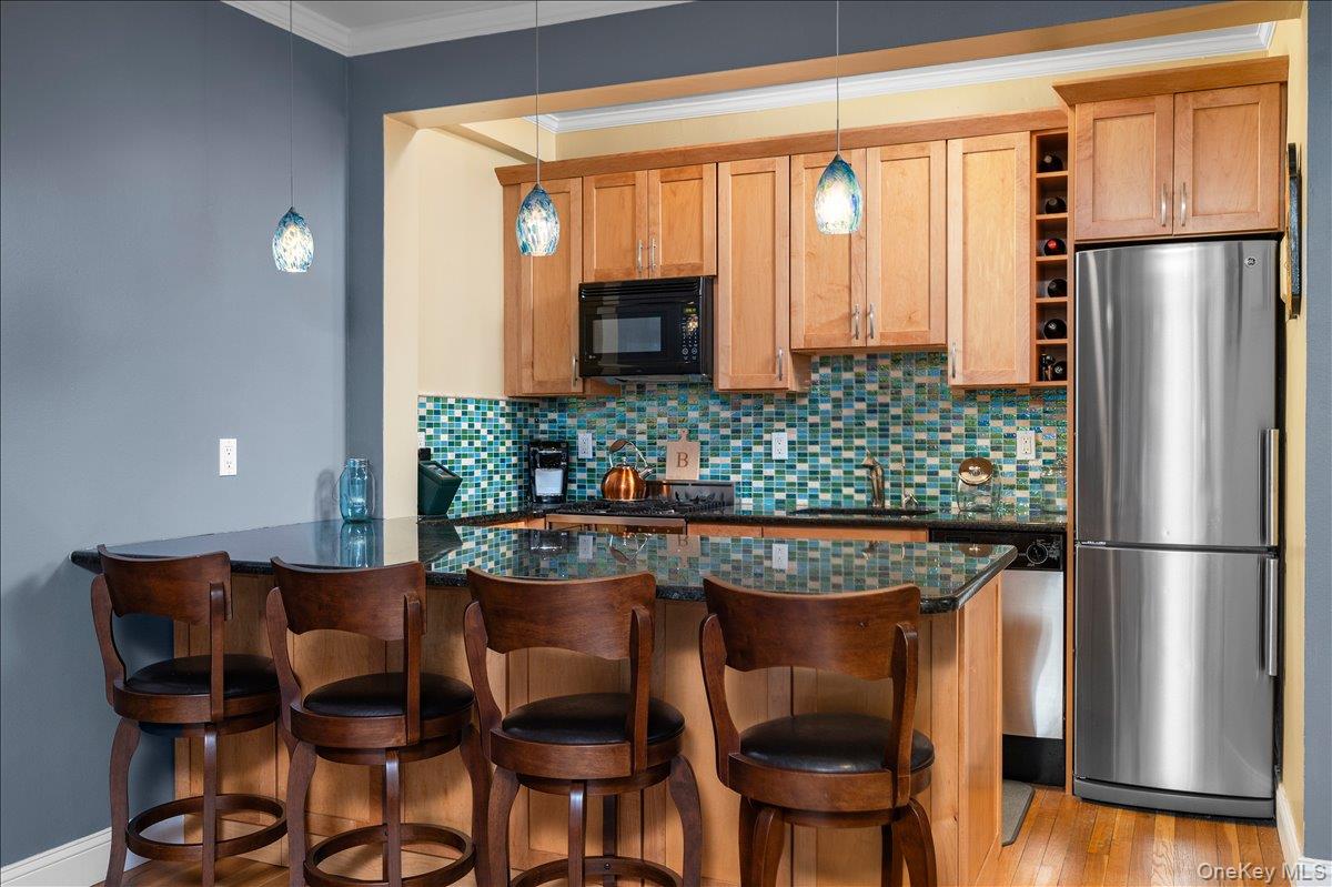 #3 photo, 2 Overlook Road, White Plains , NY 10605