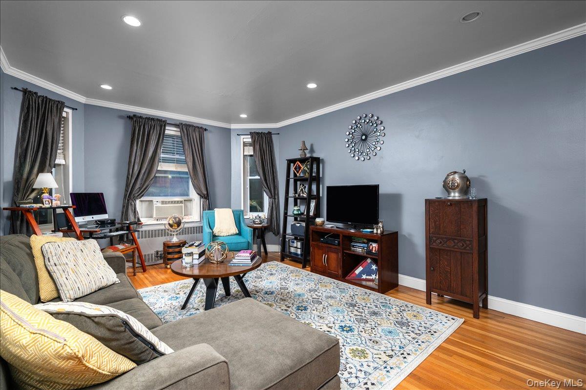 #7 photo, 2 Overlook Road, White Plains , NY 10605