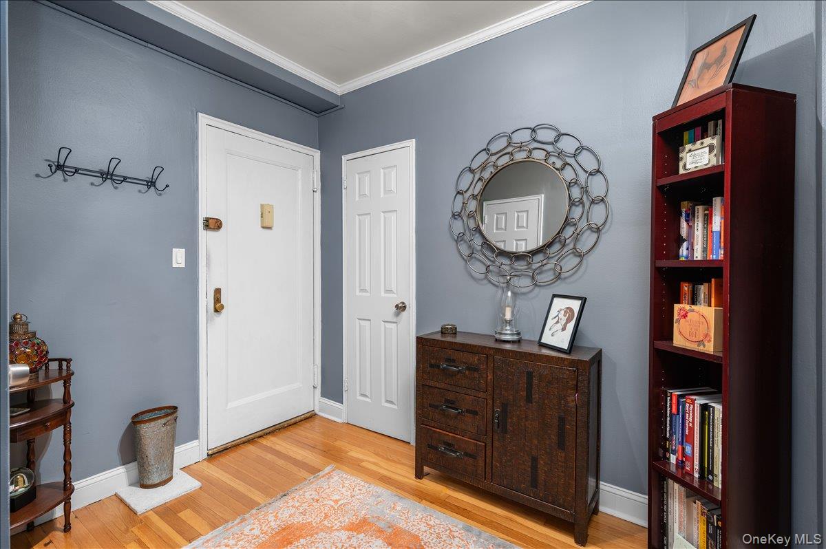 #8 photo, 2 Overlook Road, White Plains , NY 10605