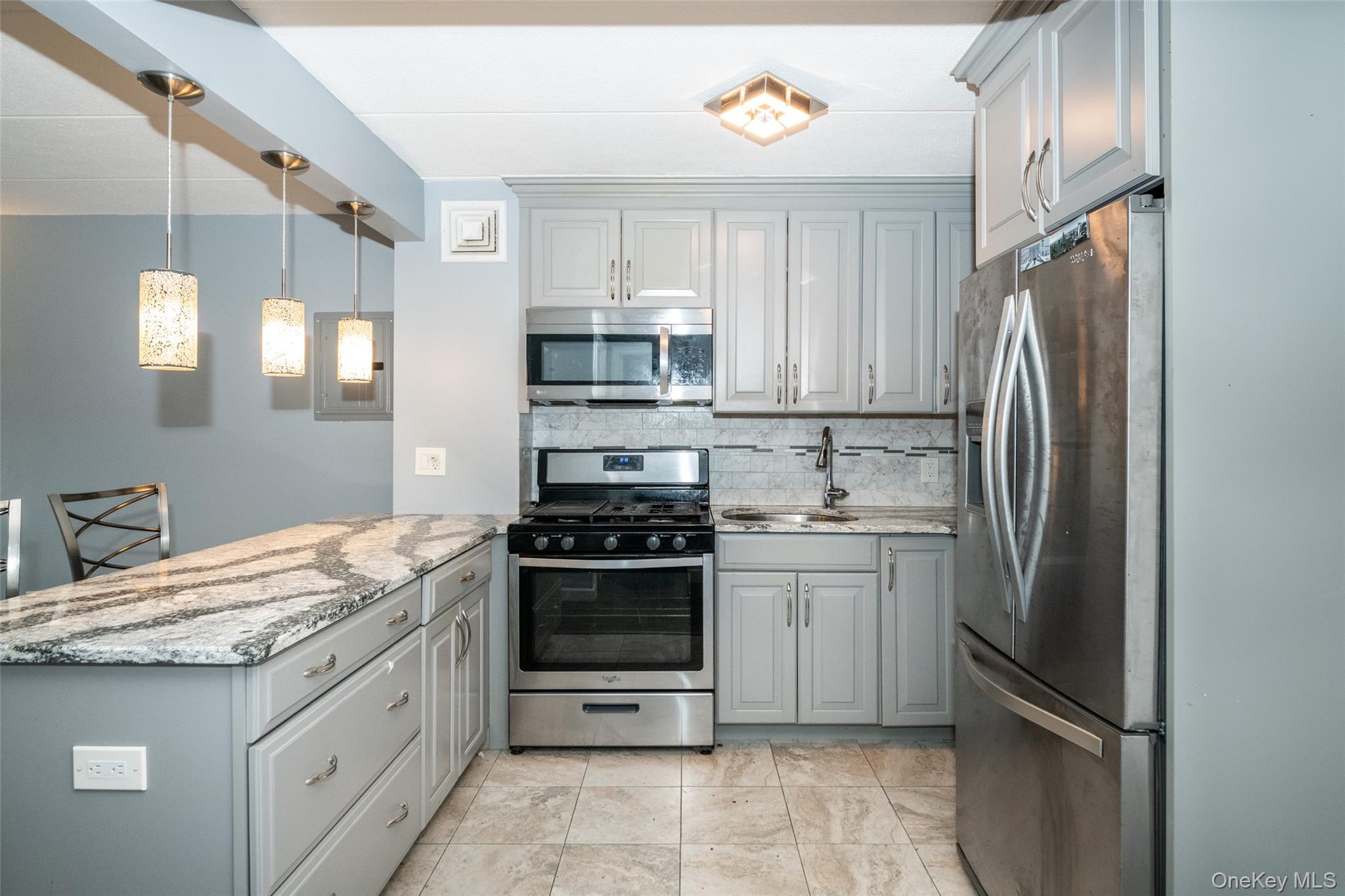 #13 photo, 666 Pelham Road, New Rochelle , NY 10805