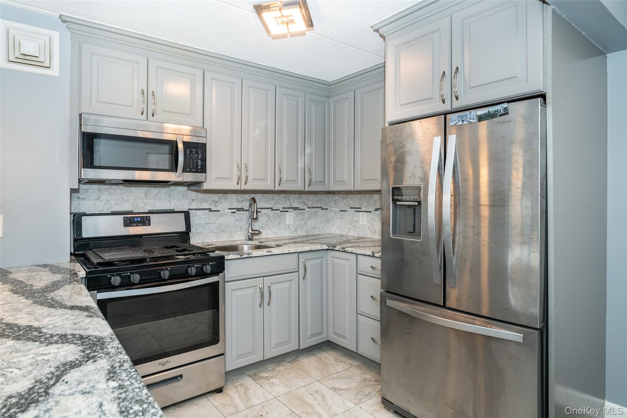 #14 photo, 666 Pelham Road, New Rochelle , NY 10805