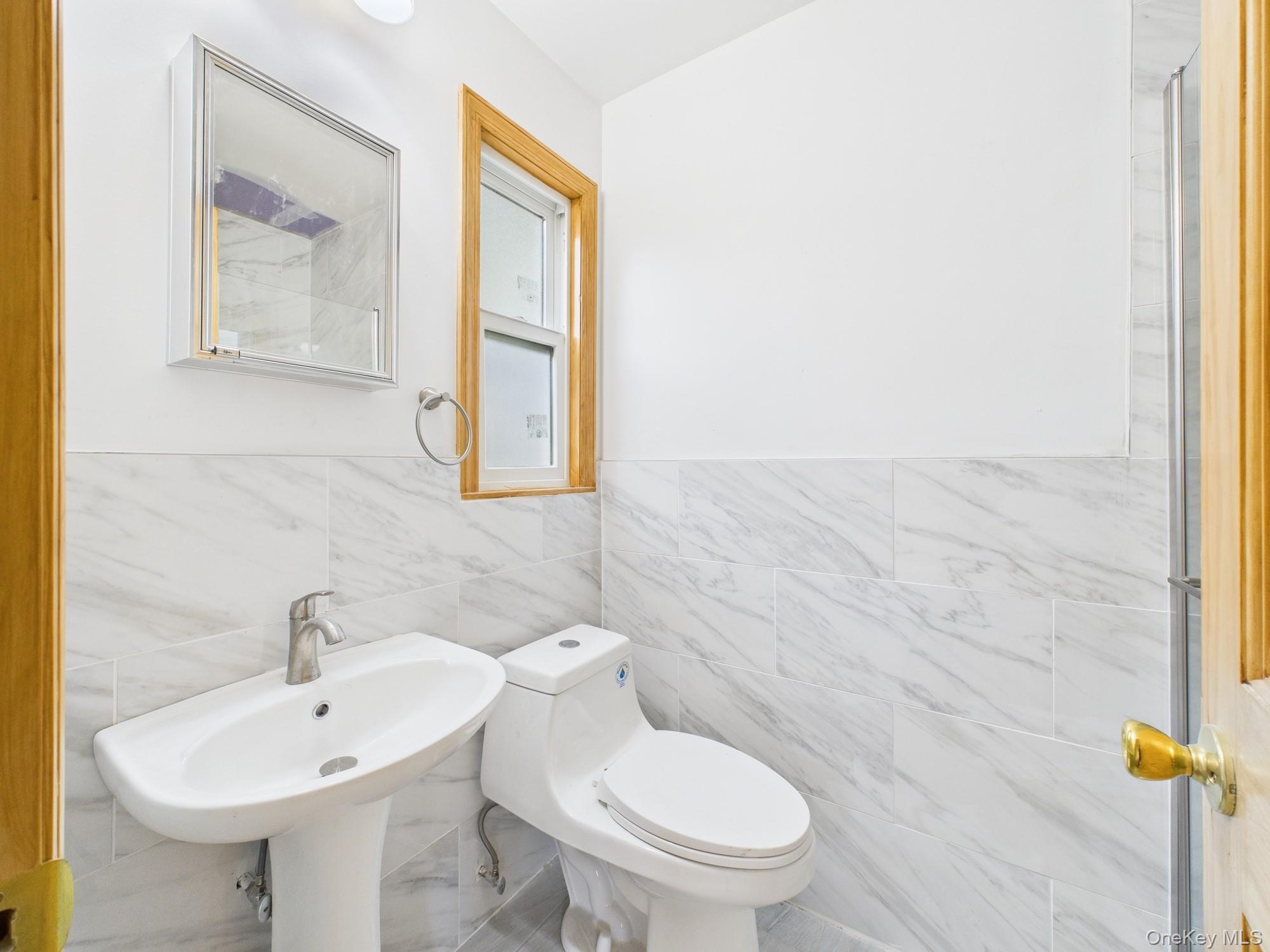 #11 photo, 51-10 Little Neck Pkwy, Little Neck , NY 11362