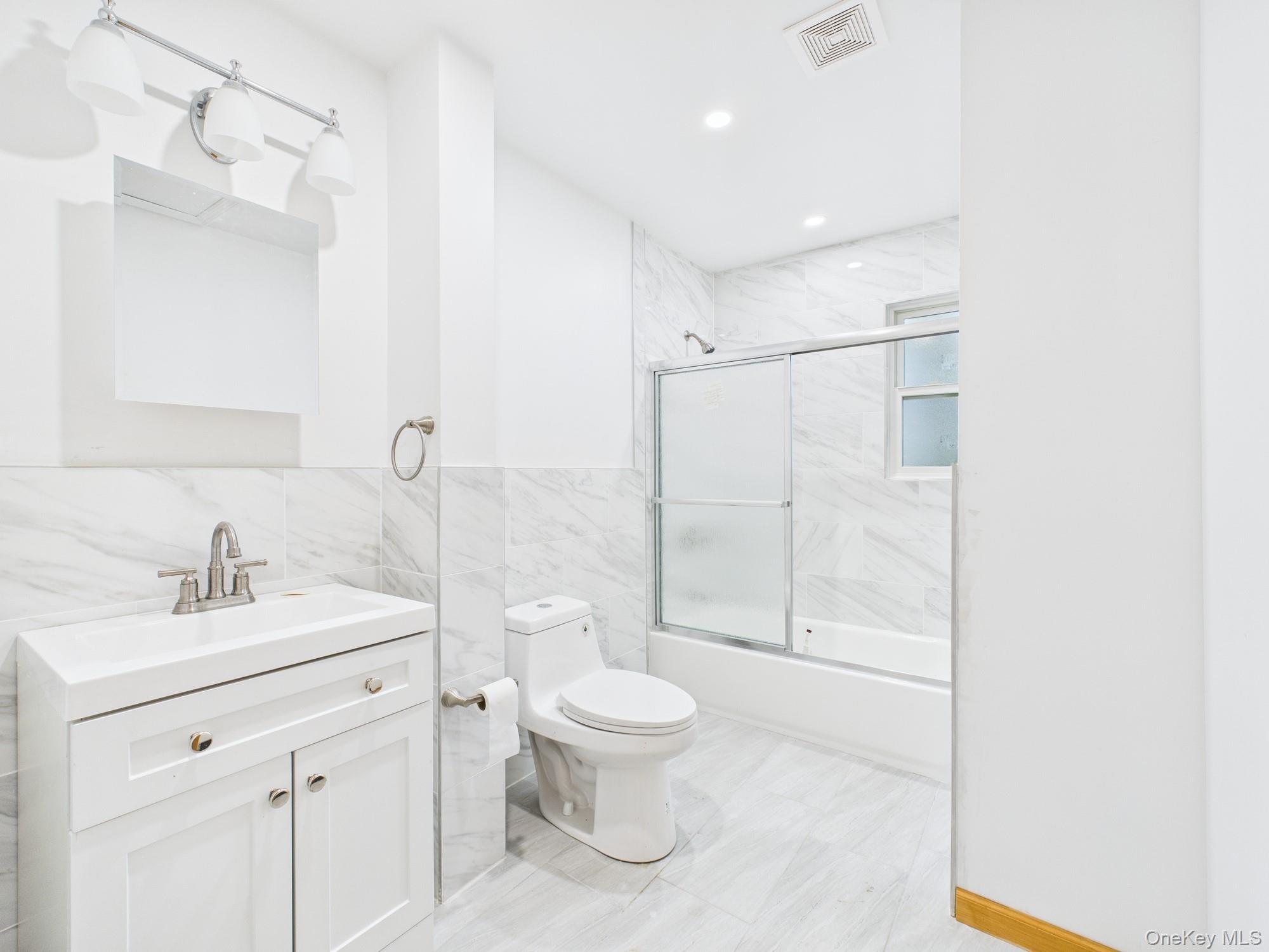 #12 photo, 51-10 Little Neck Pkwy, Little Neck , NY 11362