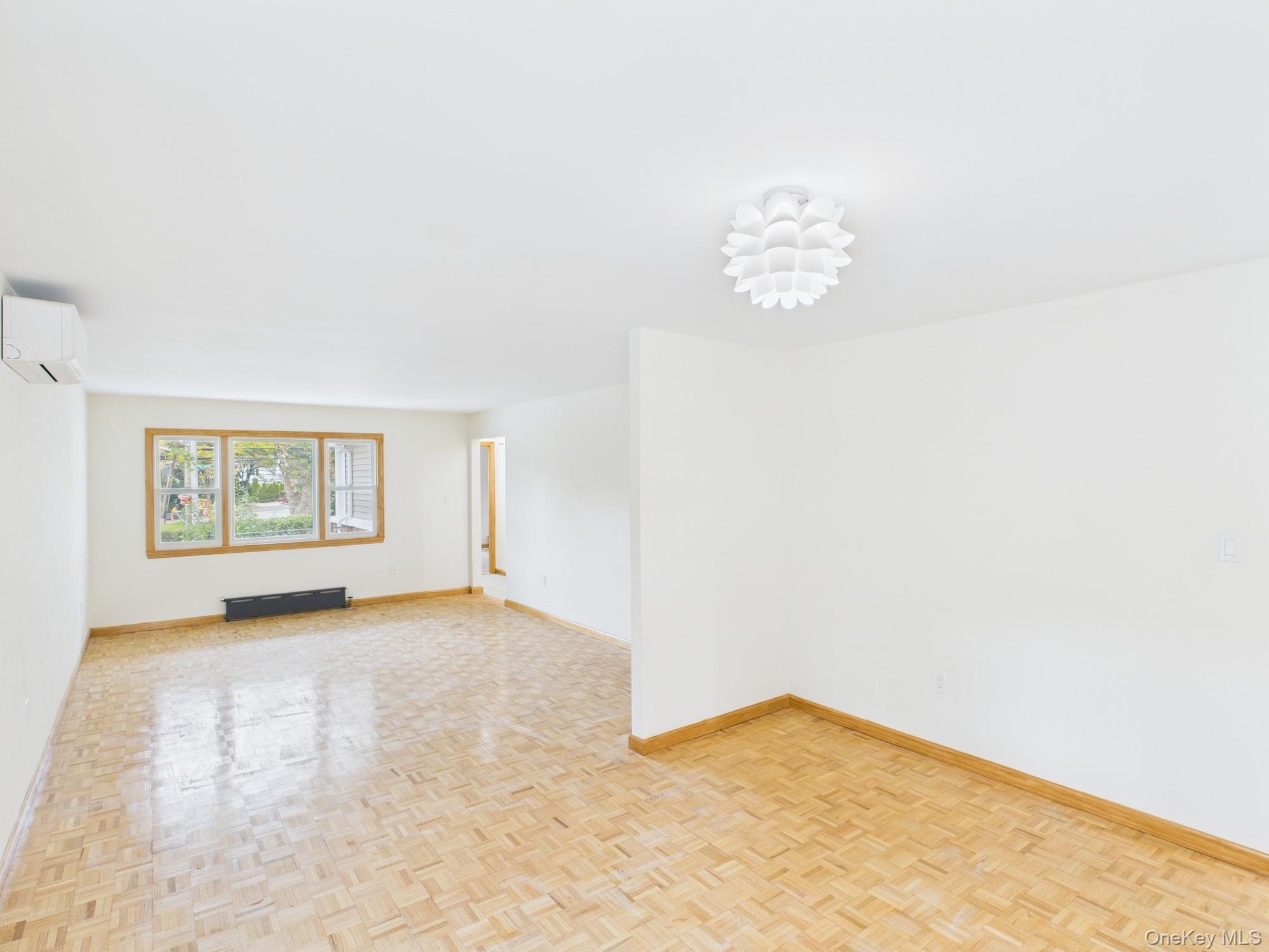 #5 photo, 51-10 Little Neck Pkwy, Little Neck , NY 11362