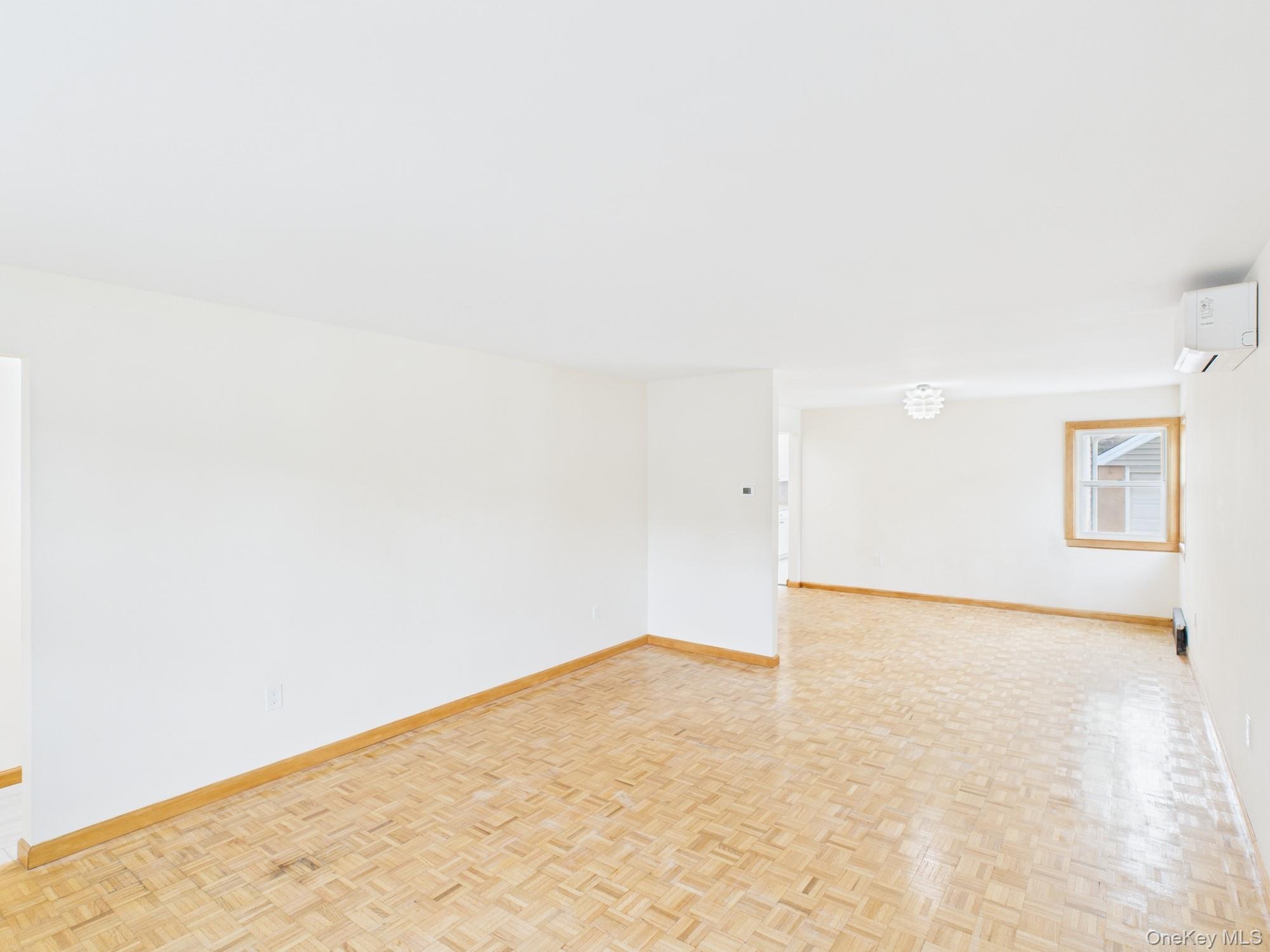 #7 photo, 51-10 Little Neck Pkwy, Little Neck , NY 11362