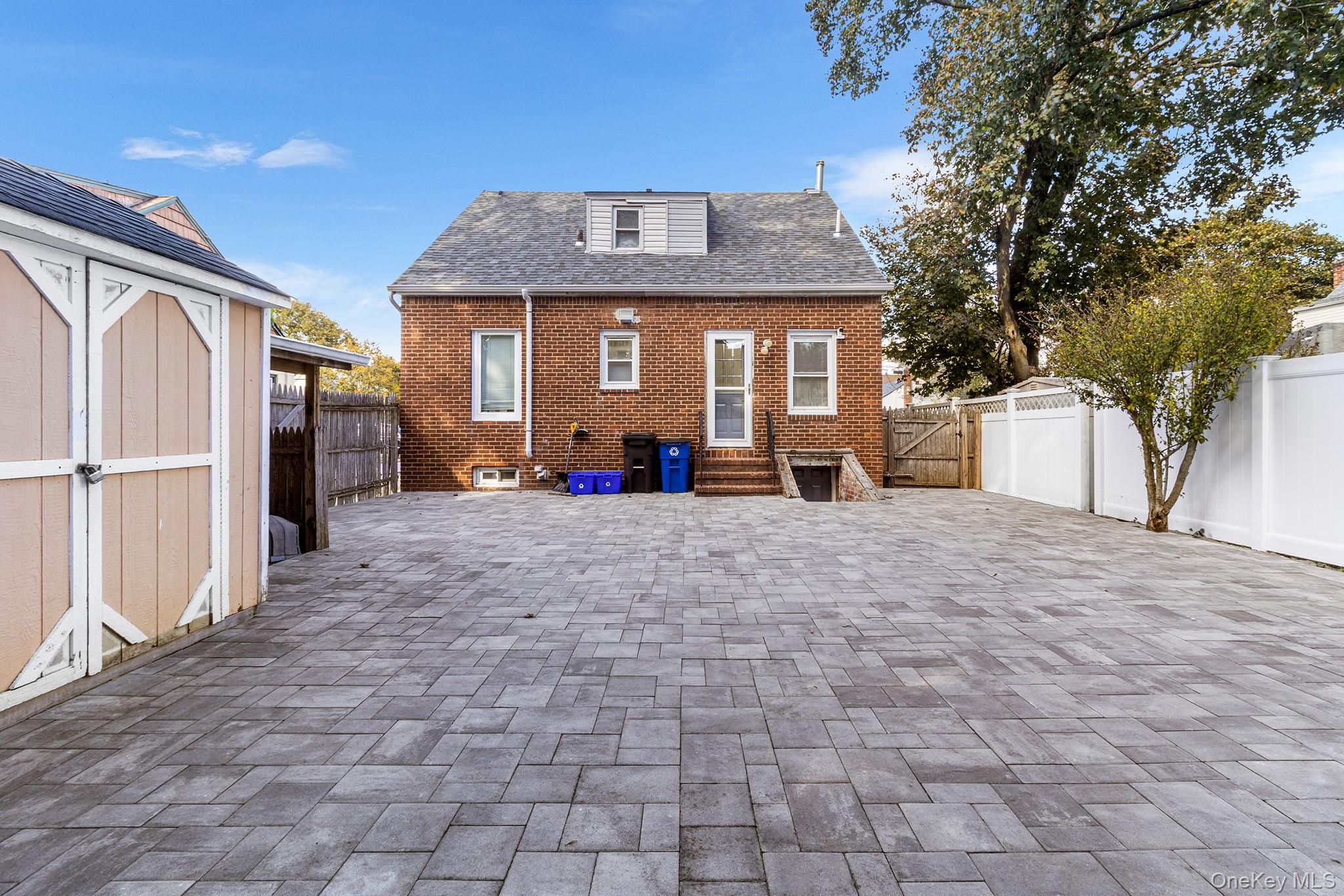 #4 photo, 800 Wesley Street, North Baldwin , NY 11510