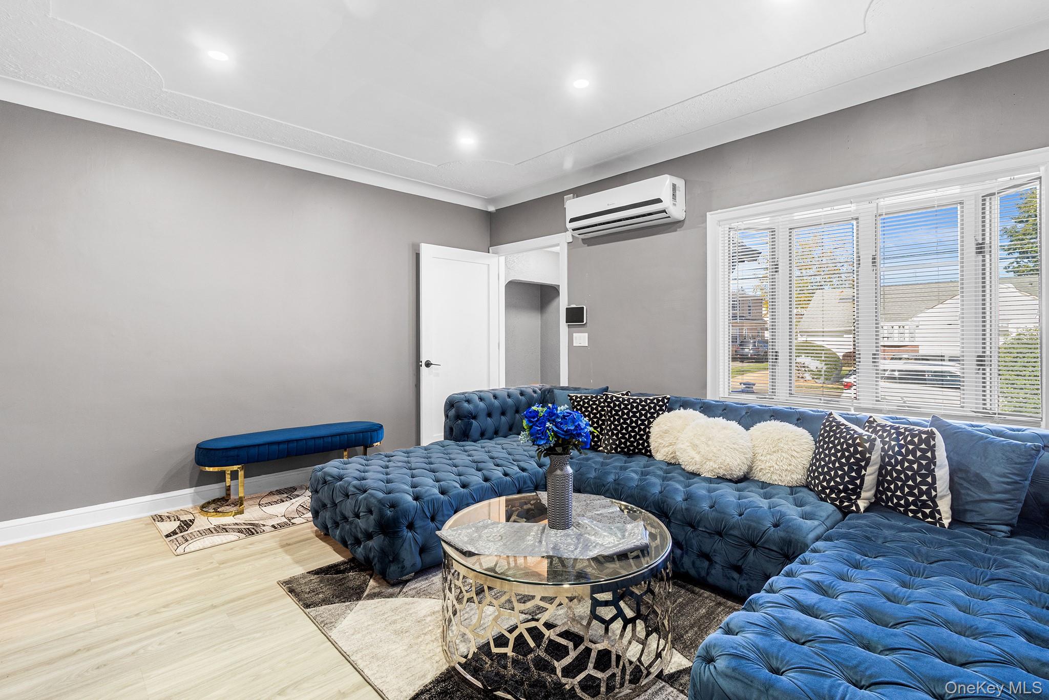 #5 photo, 800 Wesley Street, North Baldwin , NY 11510