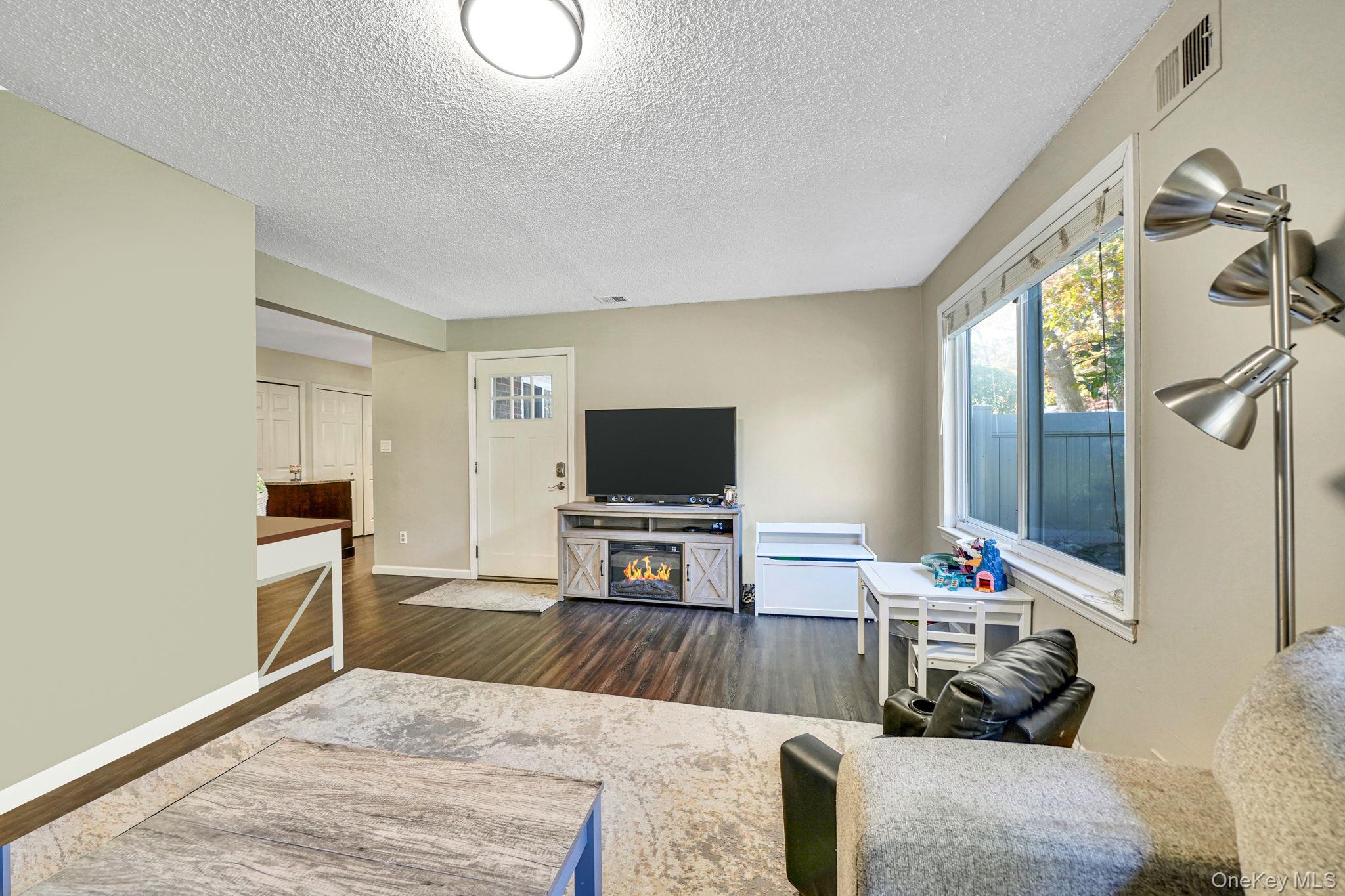 #4 photo, 227 Springmeadow Drive, Holbrook , NY 11741