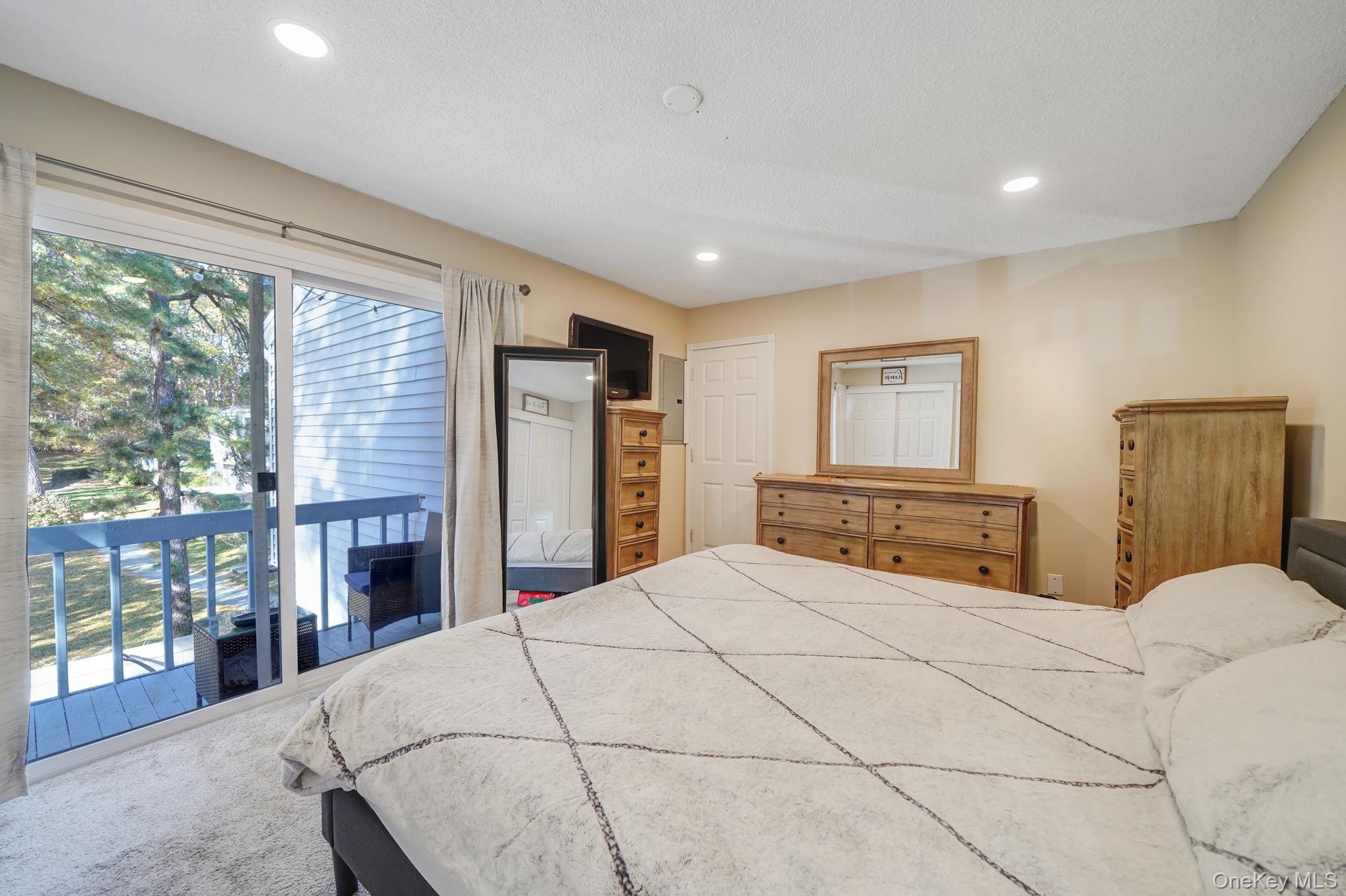 #9 photo, 227 Springmeadow Drive, Holbrook , NY 11741