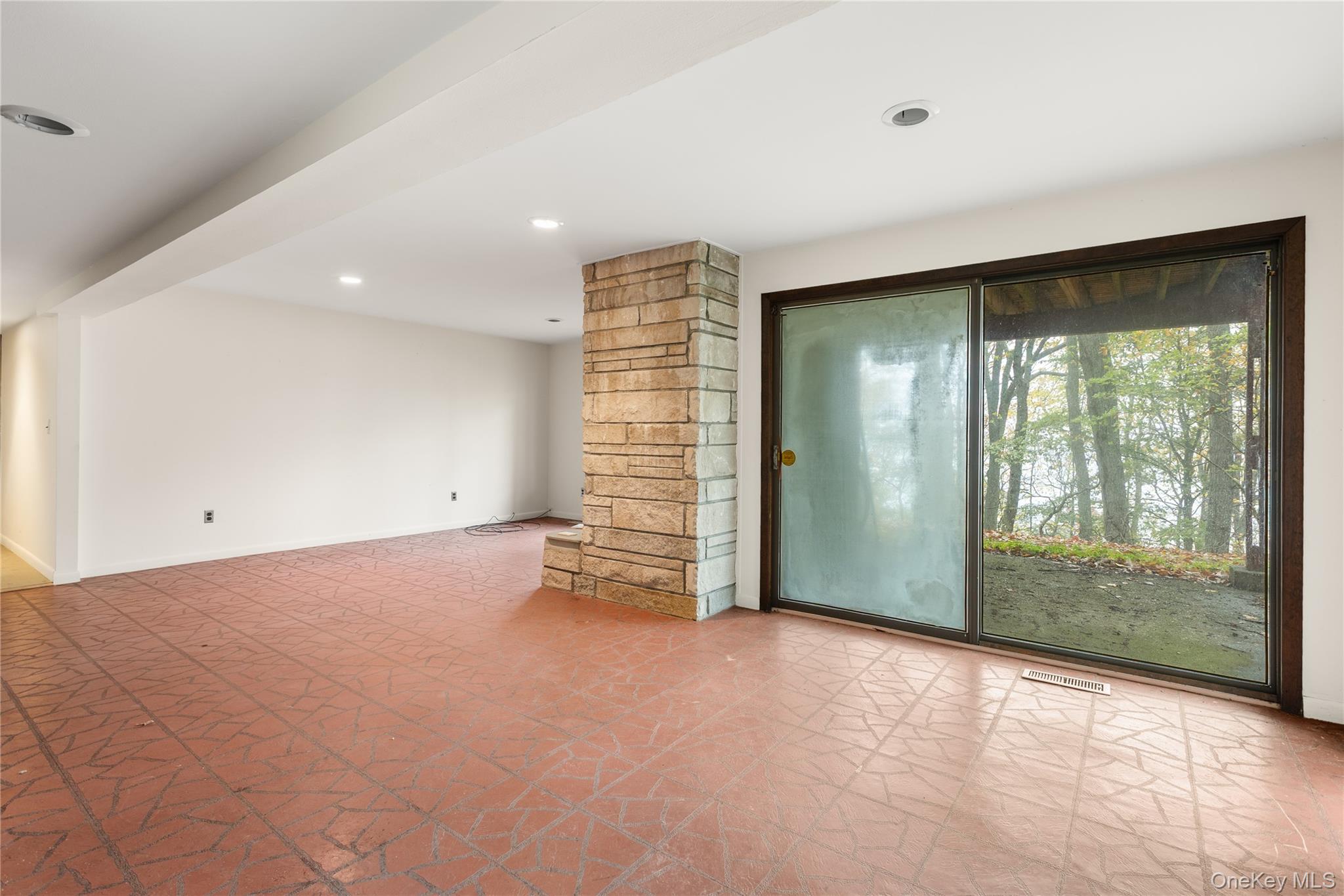 #10 photo, 30 Cordwood Path, Head Of The Harbor , NY 11780