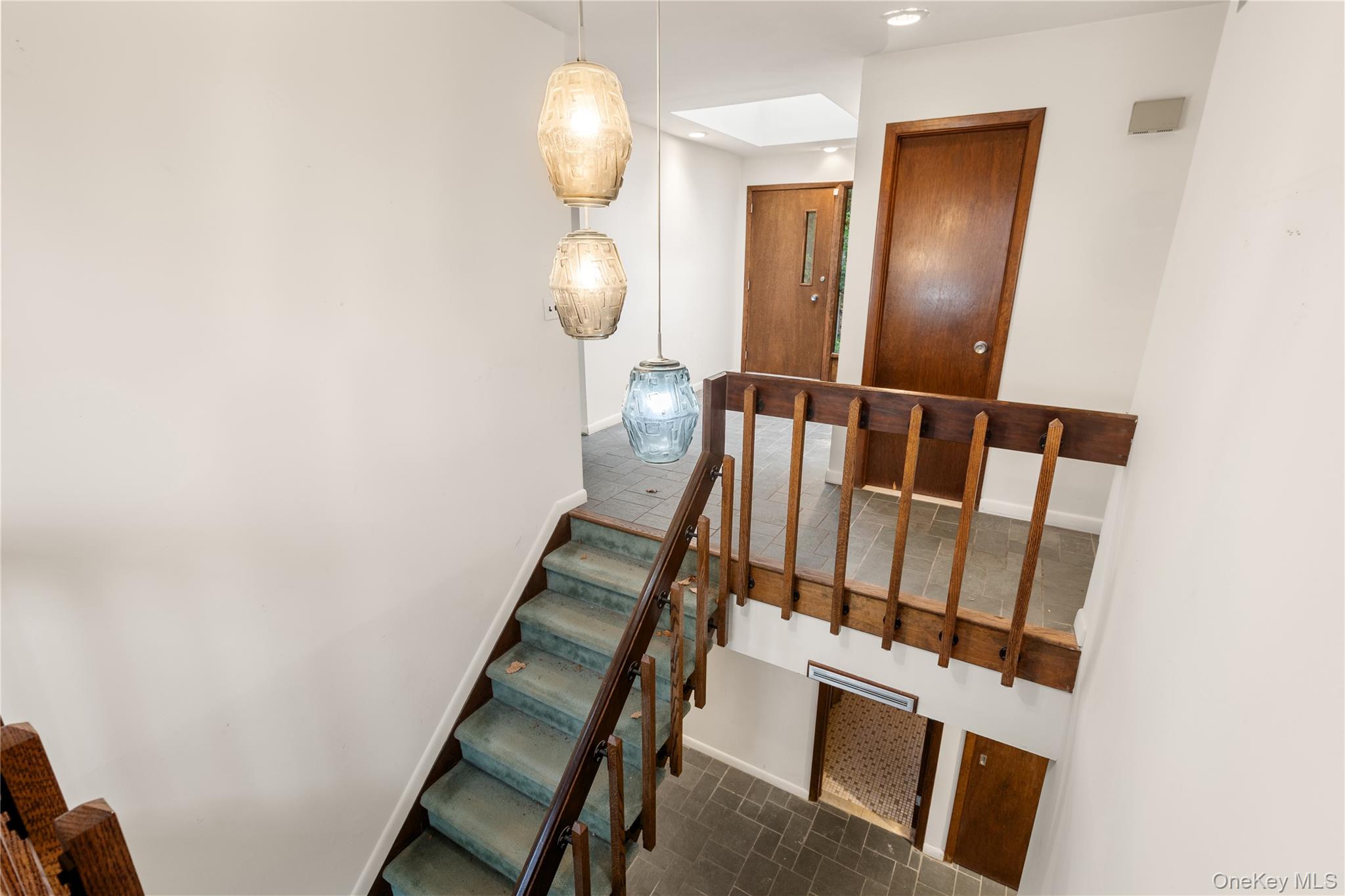 #7 photo, 30 Cordwood Path, Head Of The Harbor , NY 11780