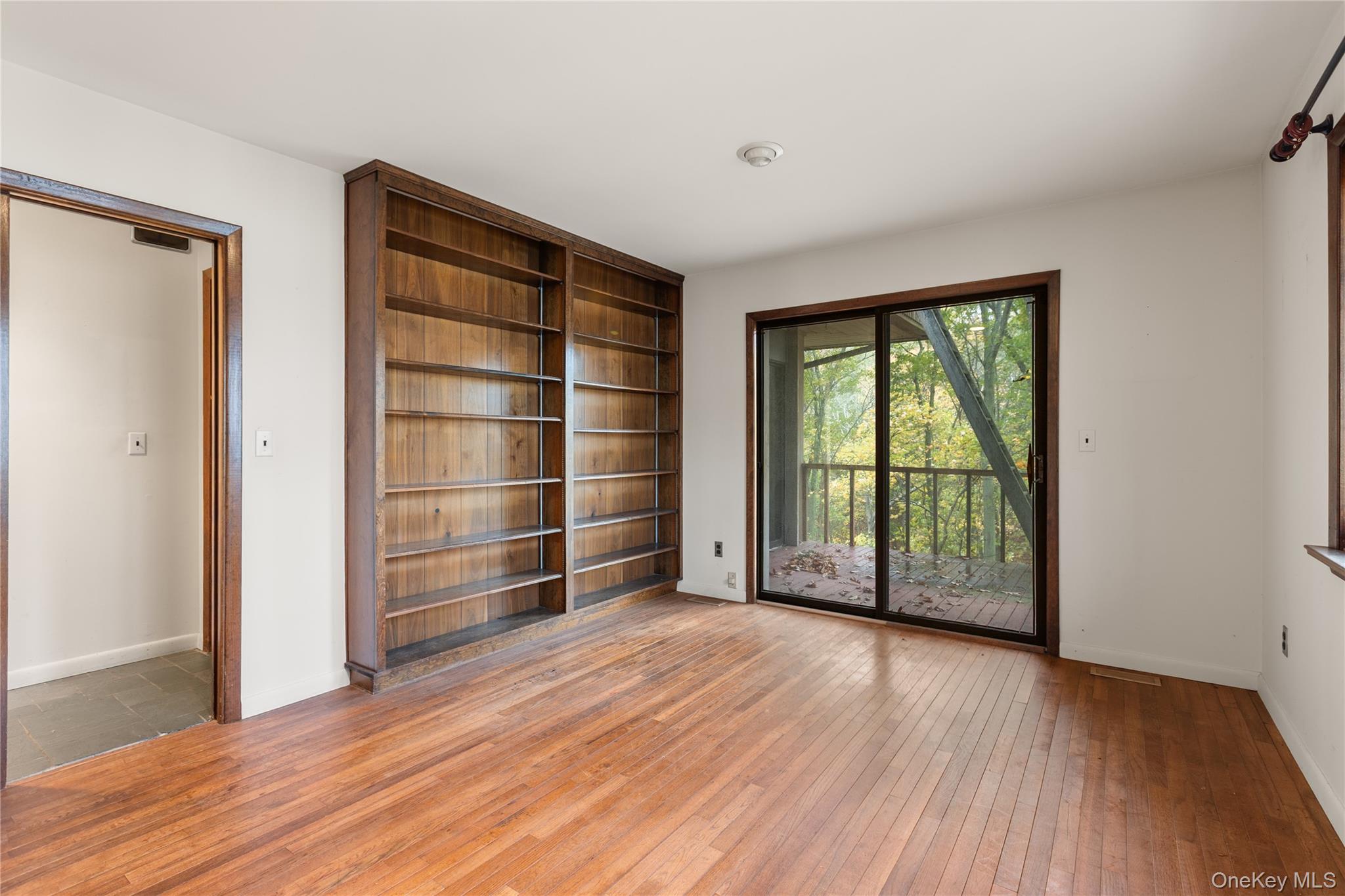 #8 photo, 30 Cordwood Path, Head Of The Harbor , NY 11780