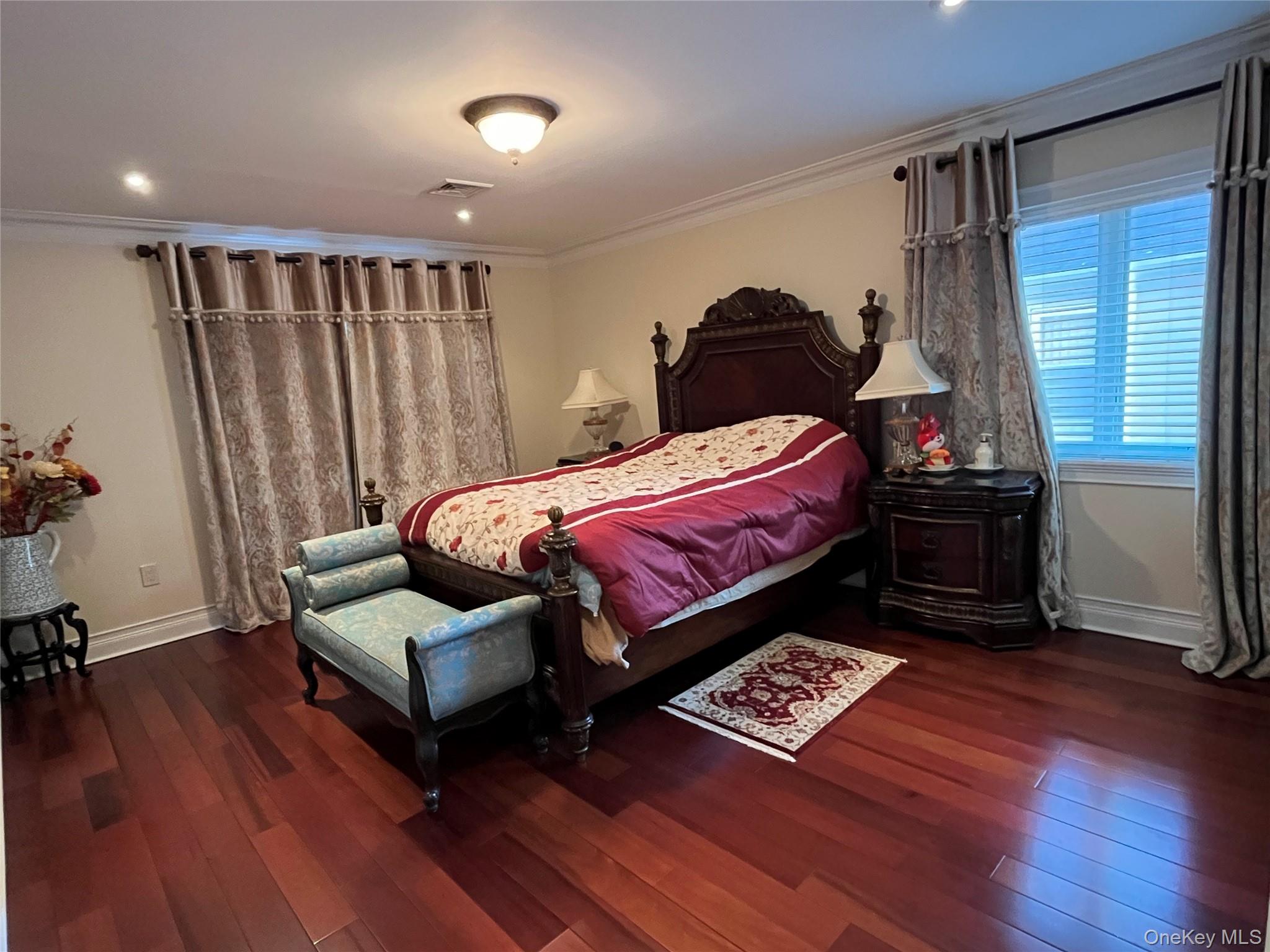 #12 photo, 69-68 229th St, Bayside , NY 11364